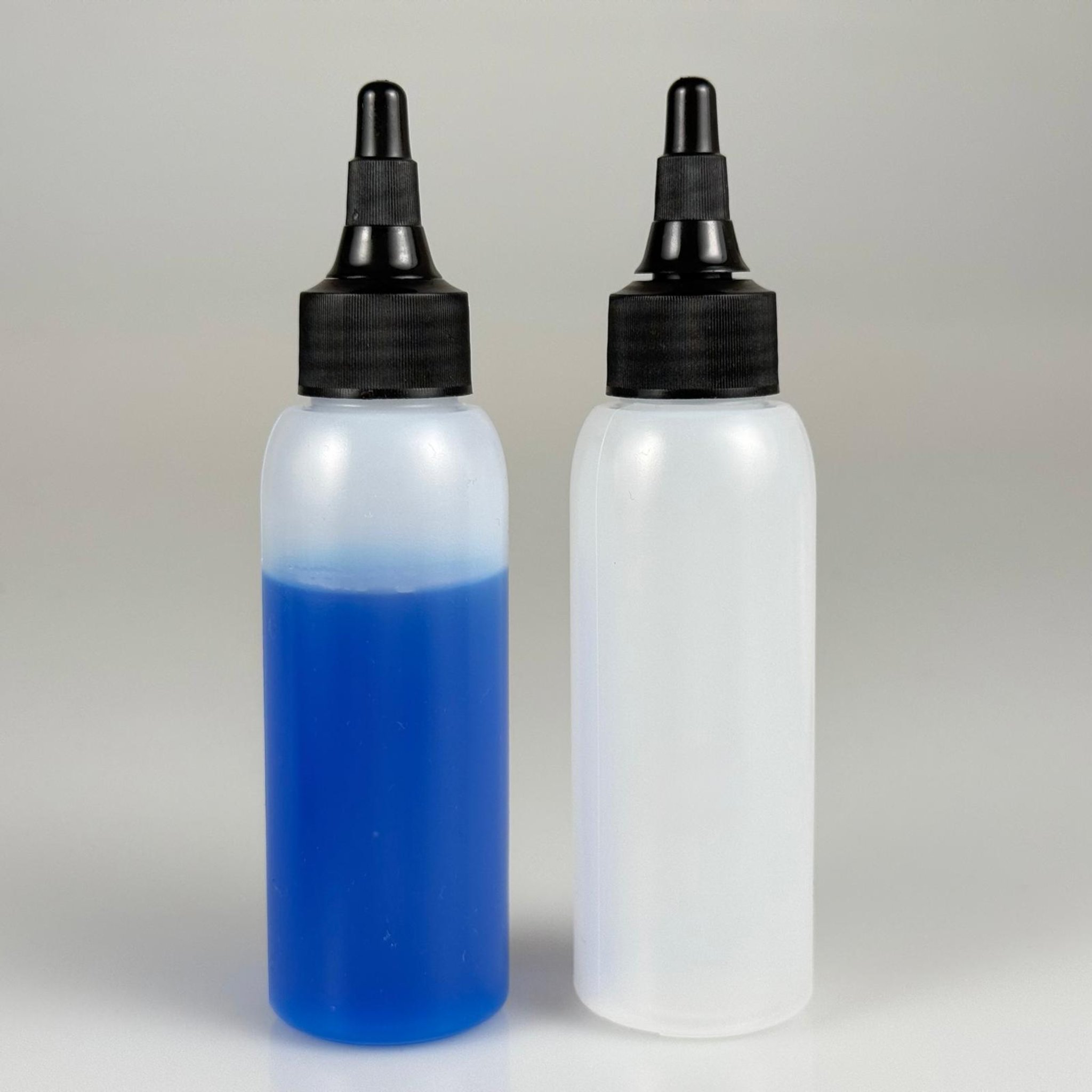 100 ML SIKILABİLİR YUMUŞAK PE POLİETİLEN PLASTİK ŞİŞE - SİYAH ASANSÖR SİVRİ KARTUŞ KAPAKLI - 100 cc sos, yağ, kartuş, mürekkep vb için boş şişeler