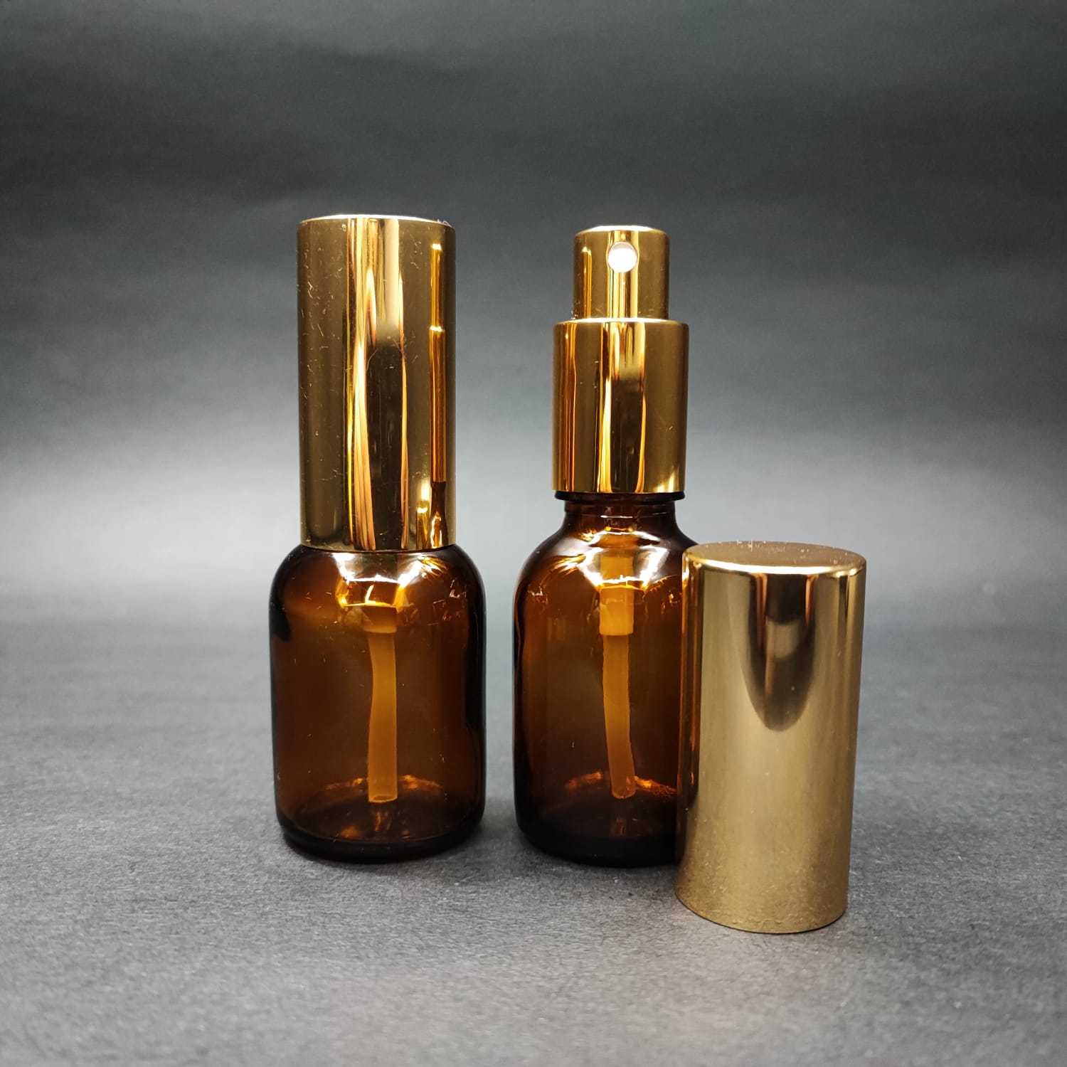 25 ML LÜKS VİDALI VALF ÇEVİRME PARFÜM ŞİŞELERİ - 25 CC TOMBUL AMBER CAM ŞİŞE - GOLD METAL SPREYLİ KAPAKLI SET
