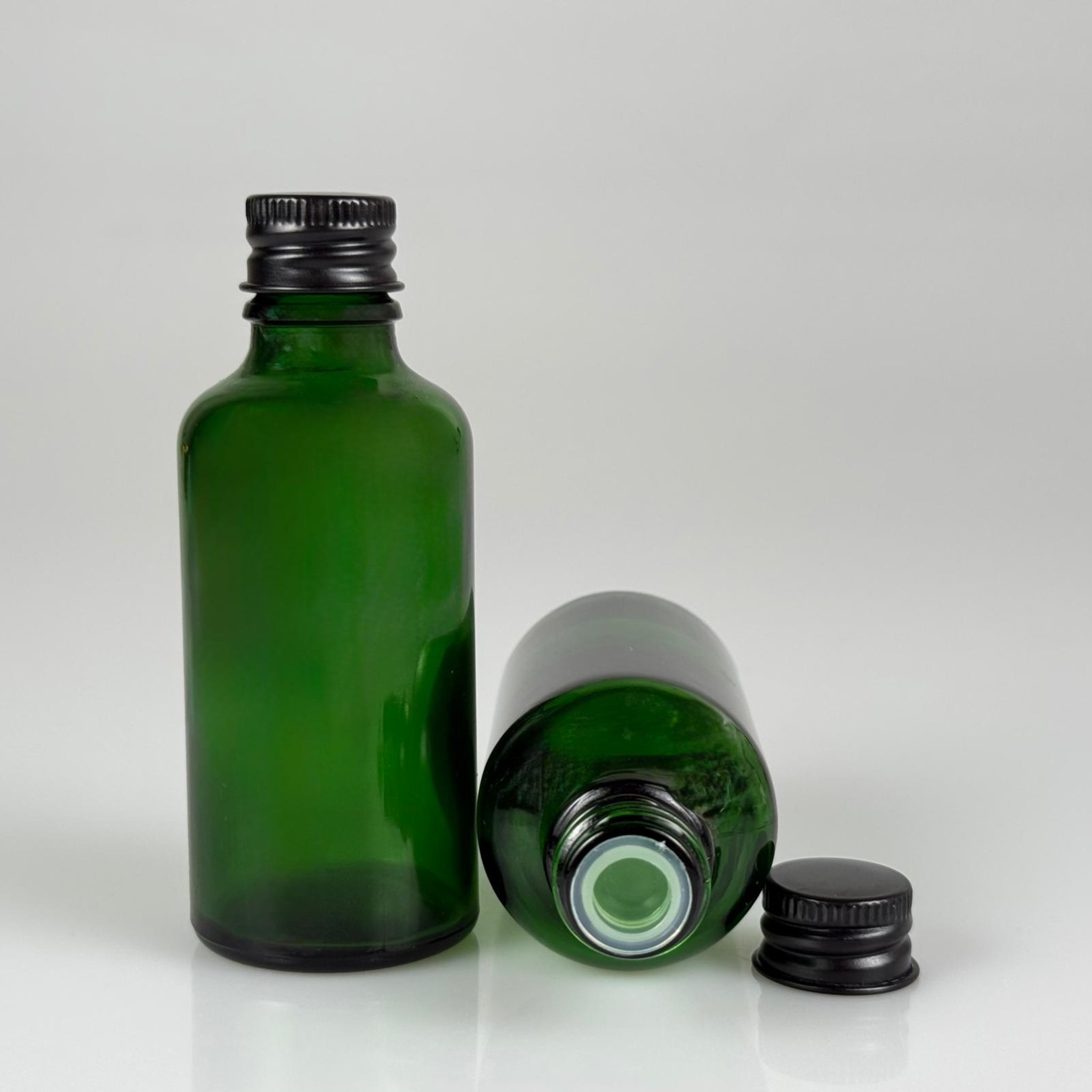 50 CC YEŞİL CAM ŞİŞE + KÖPÜK CONTALI SİYAH ALÜMİNYUM METAL KAPAKLI + KÖR TIPALI TAKIM - 50 ML YEŞİL CAM ŞİŞE