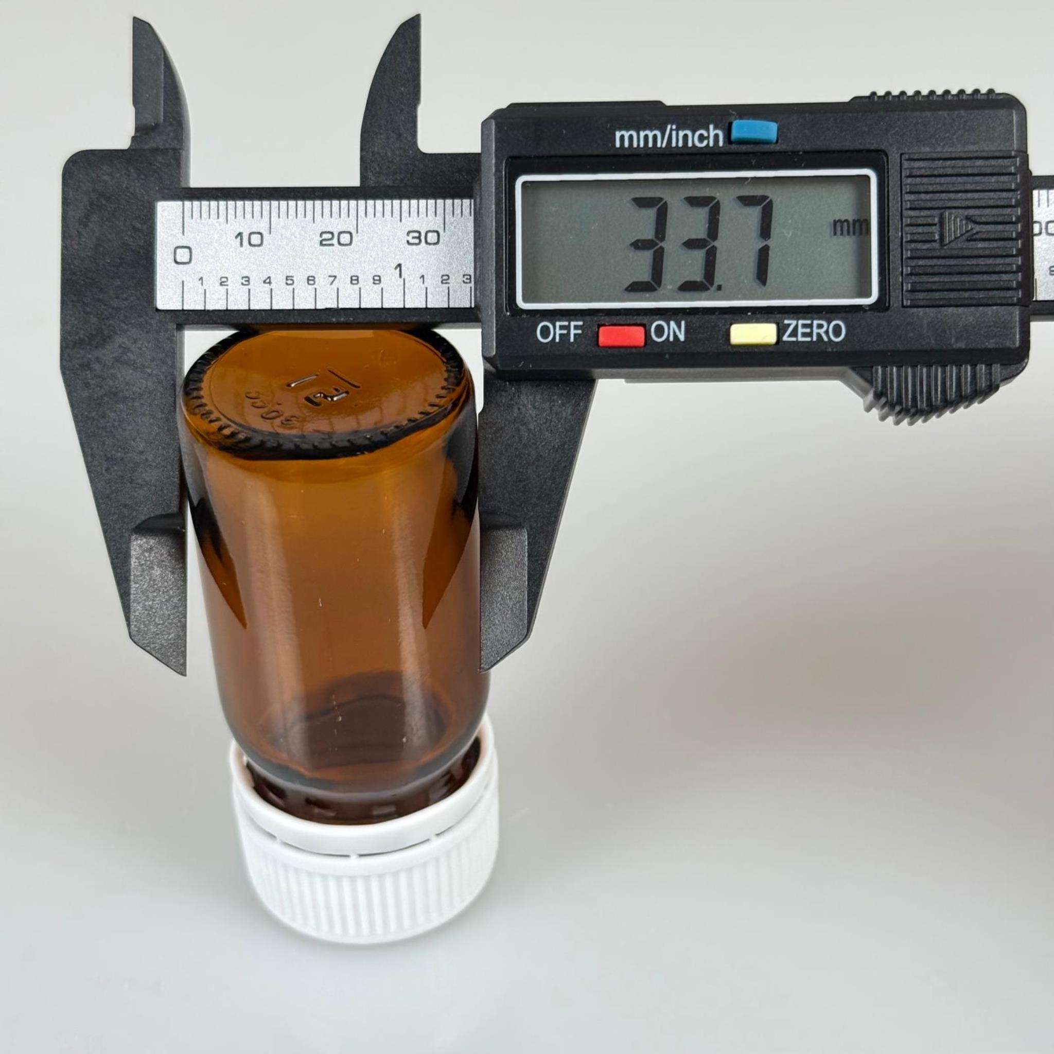 30 CC AMBER GENİŞ AĞIZLI CAM TABLET ŞİŞESİ  - BEYAZ KİLİTLİ CONTALI KAPAKLI