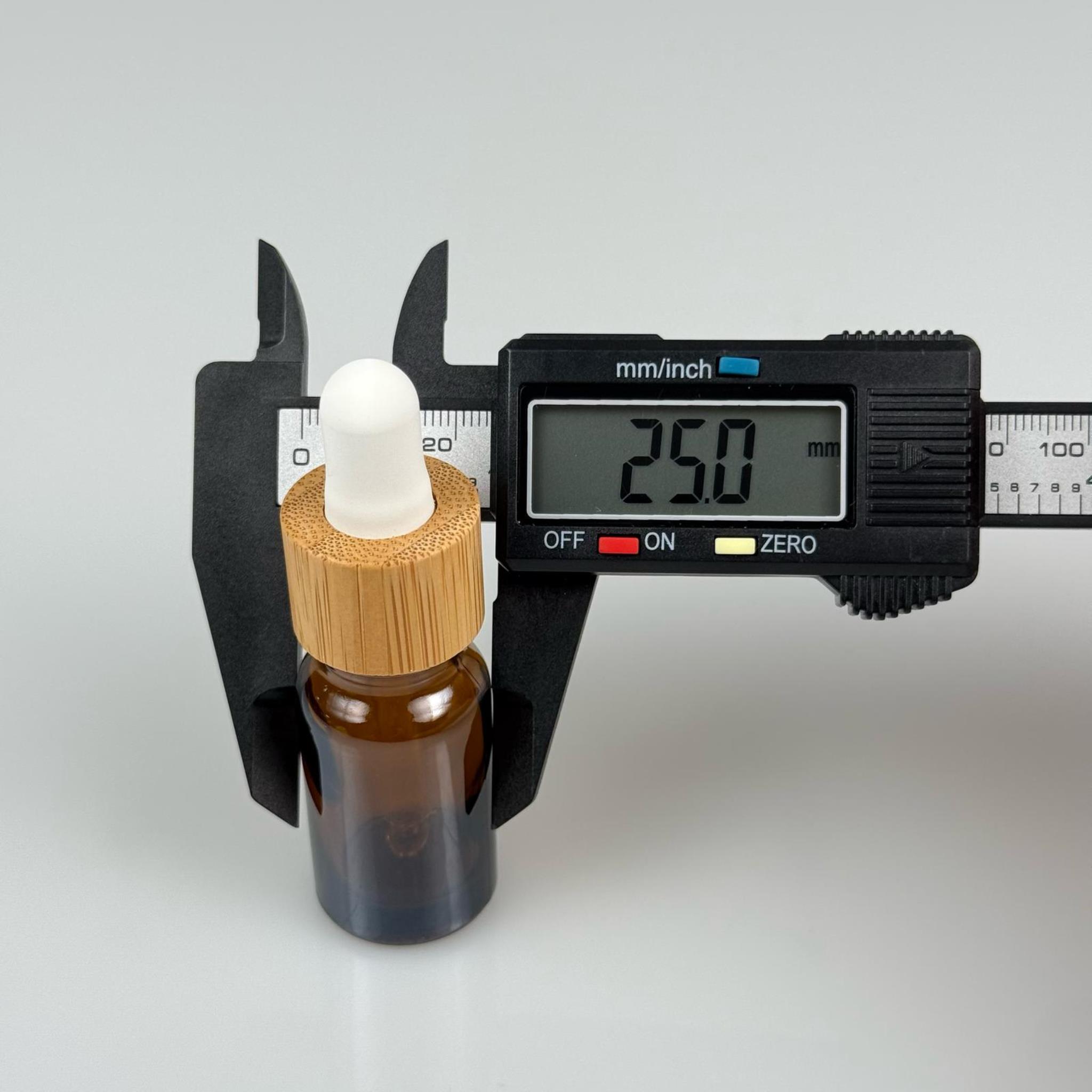 10 CC AMBER CAM DAMLALIKLI ŞİŞE - BEYAZ EMZİK - BAMBU AHŞAP KAPAK - 10 ML AMBER BAMBU KAPAKLI CAM DAMLALIKLI ŞİŞE