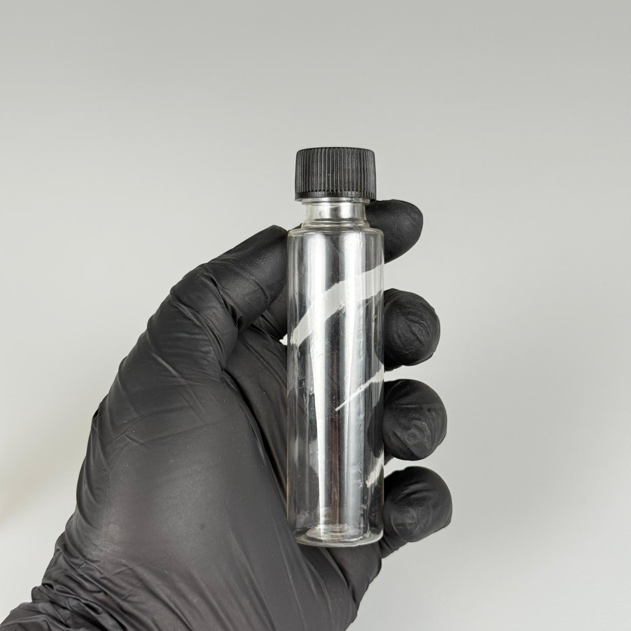 35 ML TIPALI, SIZDIRMAZ KAPAKLI PET ŞİŞE - 35 CC ŞEFFAF PLASTİK ŞİŞE + CONTALI SİYAH KAPAK + SİYAH KÖR TIPA TAKIM