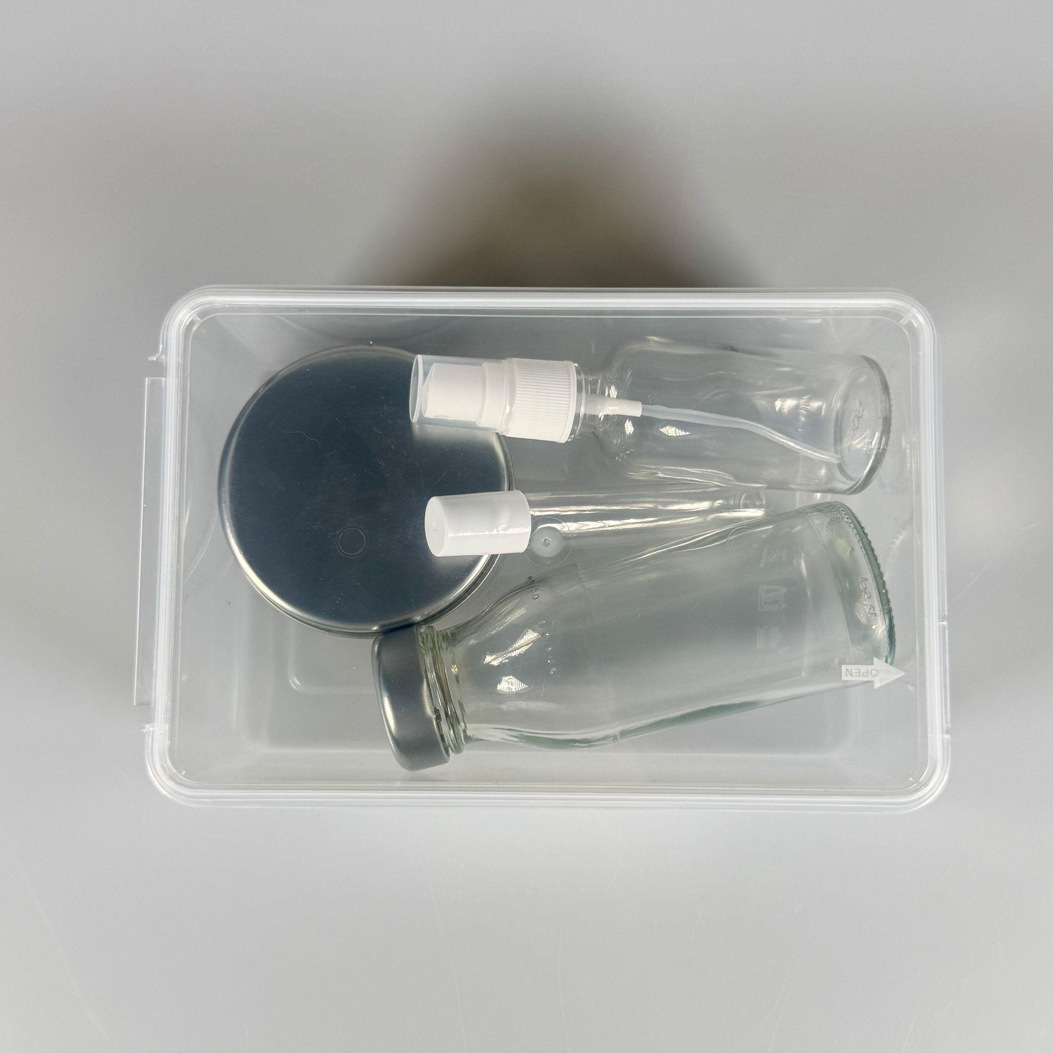 HAC, UMRE İÇİN AMBALAJ SETİ STANDART - 100 ML KAPAKLI METAL HURMA KUTUSU + 100 ML KAPAKLI CAM ZEMZEM ŞİŞESİ + 50 ML SPREYLİ CAM GÜLSUYU ŞİŞESİ + 10 ML ROLL-ON CAM KOKU ŞİŞESİ + PLASTİK SAKLAMA KABI TAKIM