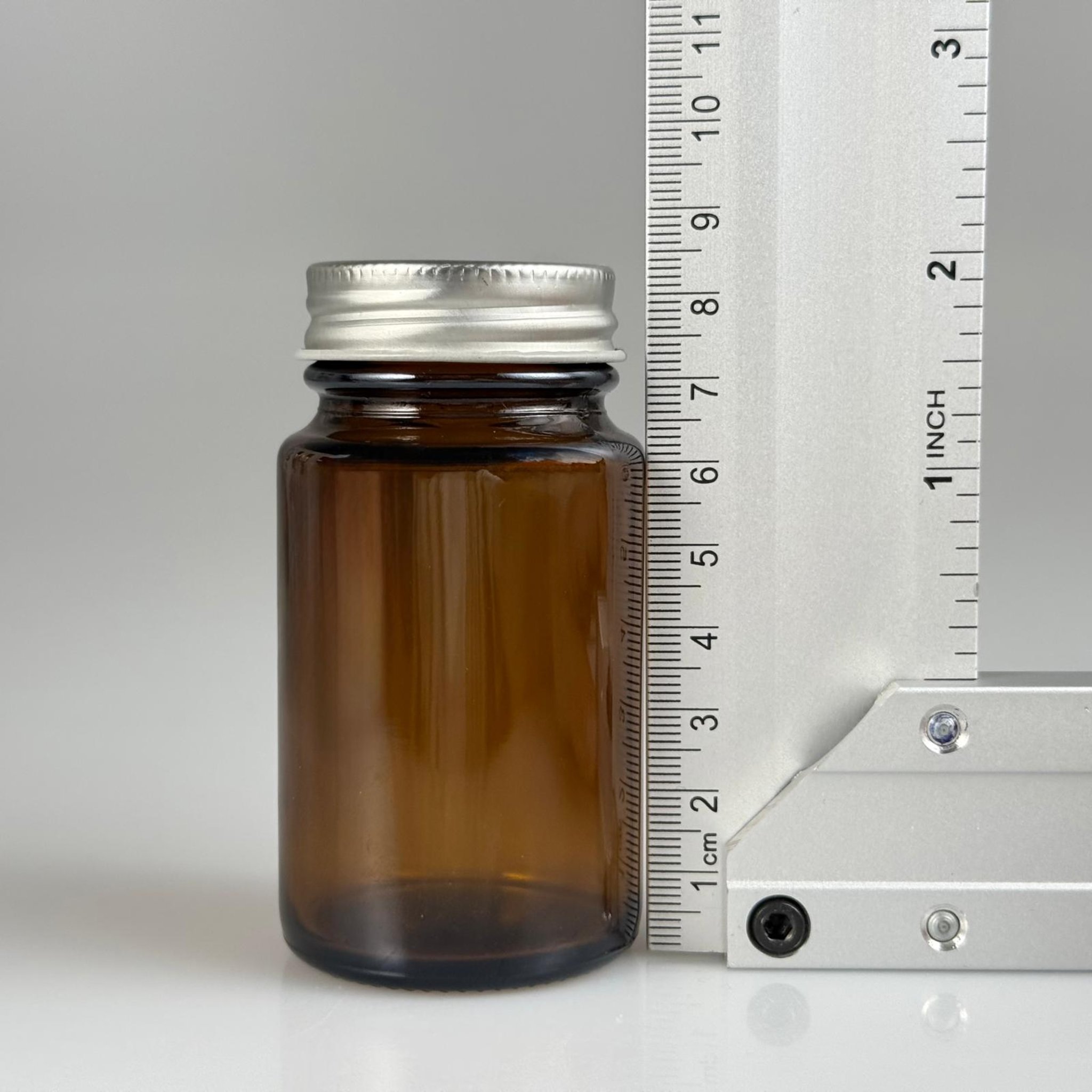 75 CC AMBER CAM TABLET ŞİŞESİ + GÜMÜŞ METAL KAPAKLI TAKIM - 75 ML KAPSÜL ŞİŞESİ - GENİŞ AĞIZLI İLAÇ ŞİŞESİ - TABLET KAVANOZU