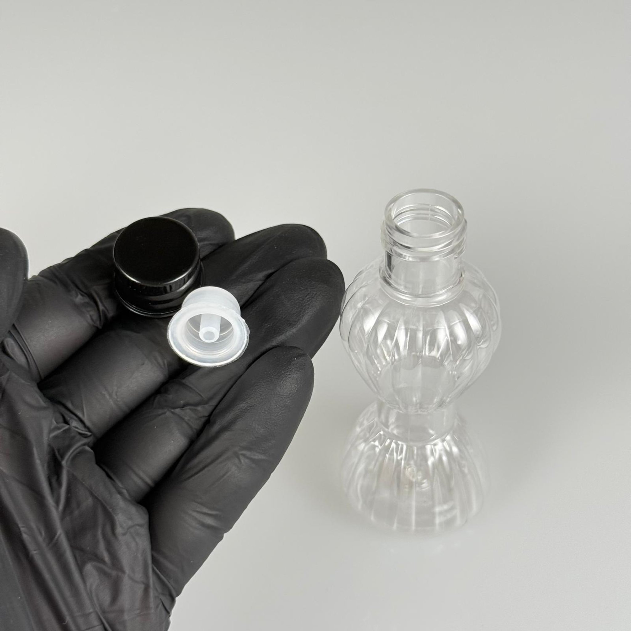 40 CC MİNİ PIRLANTA ŞİŞE + KÖPÜK CONTALI SİYAH ALÜMİNYUM METAL KAPAKLI + DAMLALIKLI KOLONYA TIPALI TIPALI TAKIM - 40 ML CAMPET ŞİŞE