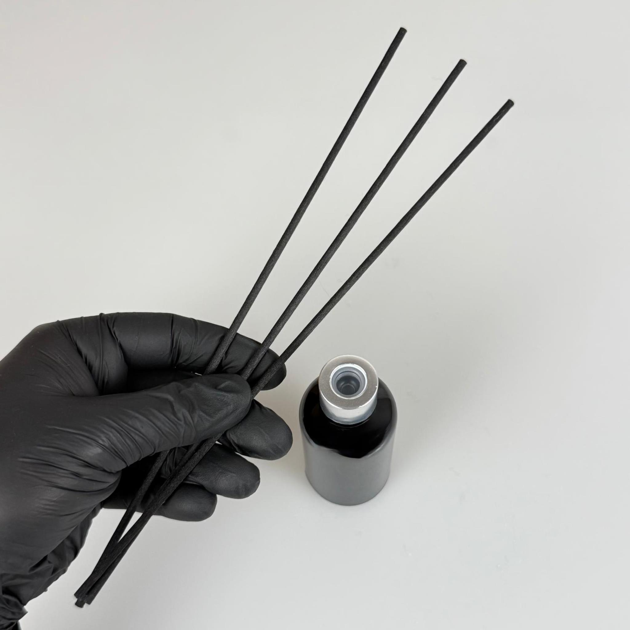 50 CC SİYAH CAM BAMBU ODA KOKUSU ŞİŞESİ - 50 ML ÇUBUKLU BAMBU ODA KOKUSU ŞİŞESİ - DİFÜZÖR ŞİŞE- CAM ŞİŞE + GÜMÜŞ METAL KAPAK + PLASTİK TIPA + 3 ADET FİBER SİYAH BAMBU ÇUBUK