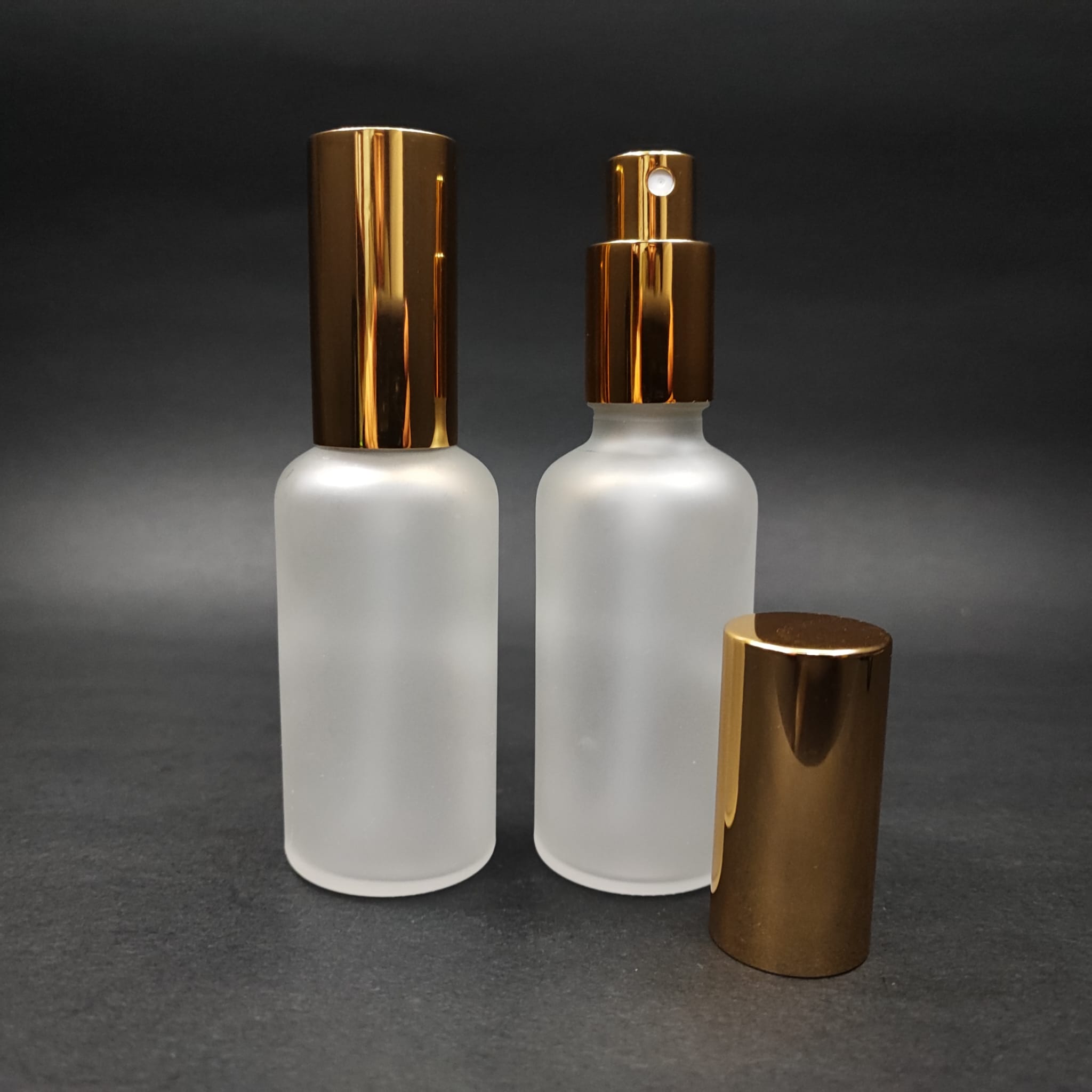 50 ML LÜKS VİDALI VALF ÇEVİRME PARFÜM ŞİŞELERİ - 50 CC BUZLU CAM ŞİŞE - GOLD METAL SPREYLİ KAPAKLI SET