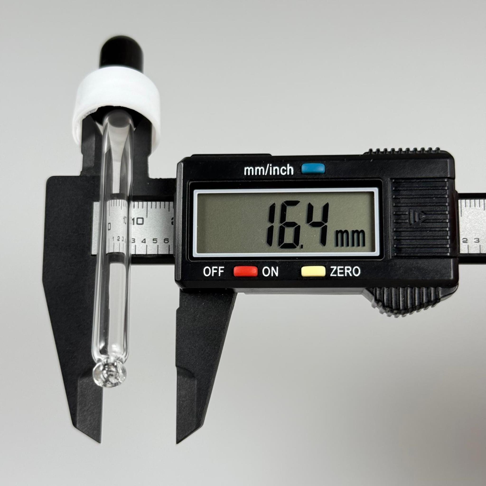 18 MM CAM DAMLALIKLI TAKIM - SİYAH EMZİK +  DELİKLİ PLASTİK DÜZ BEYAZ KAPAK + 84 MM CAM PİPET