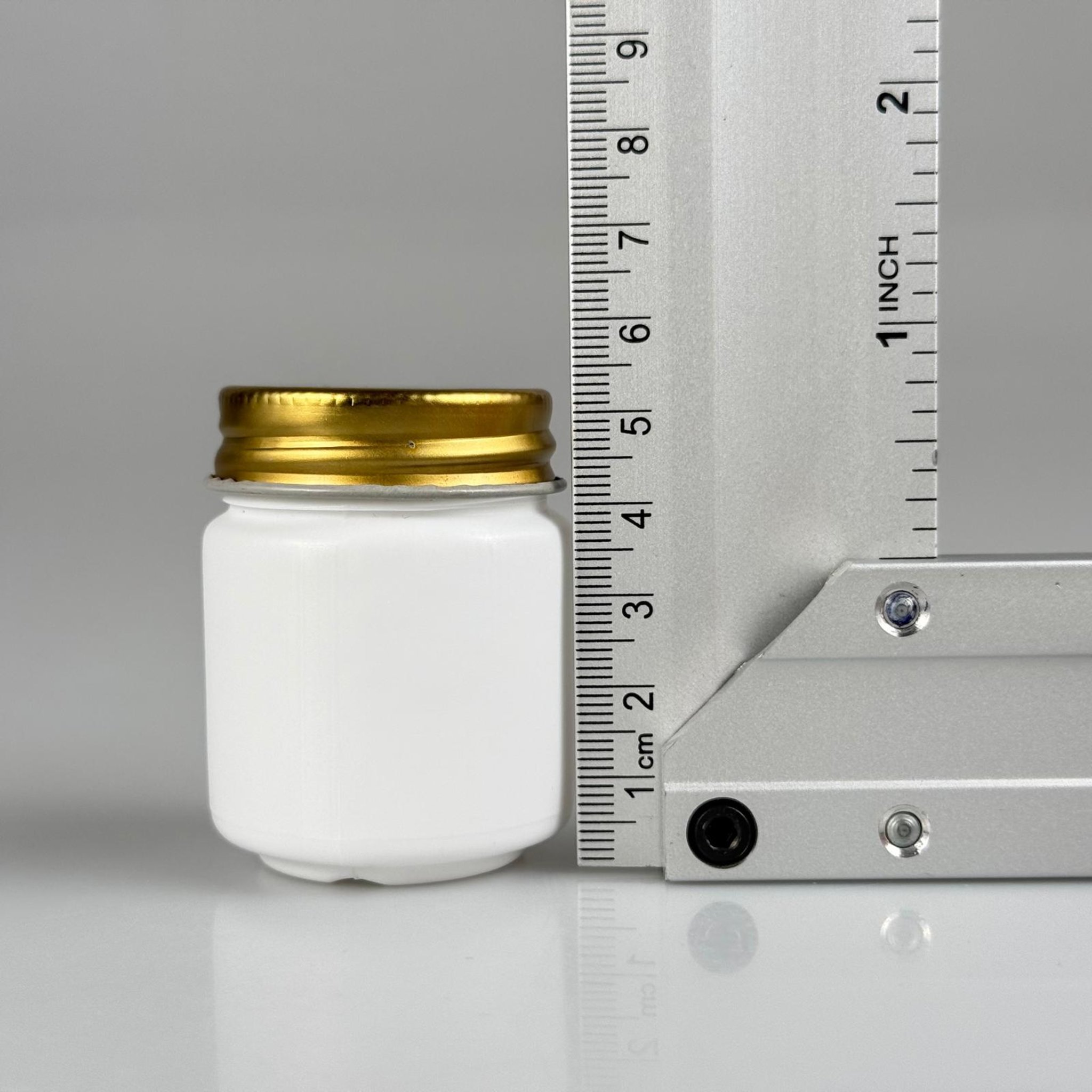 50 CC BEYAZ SERT POLİETİLEN ŞİŞE + GOLD METAL KAPAKLI - 50 ML POLİETİLEN ŞİŞE