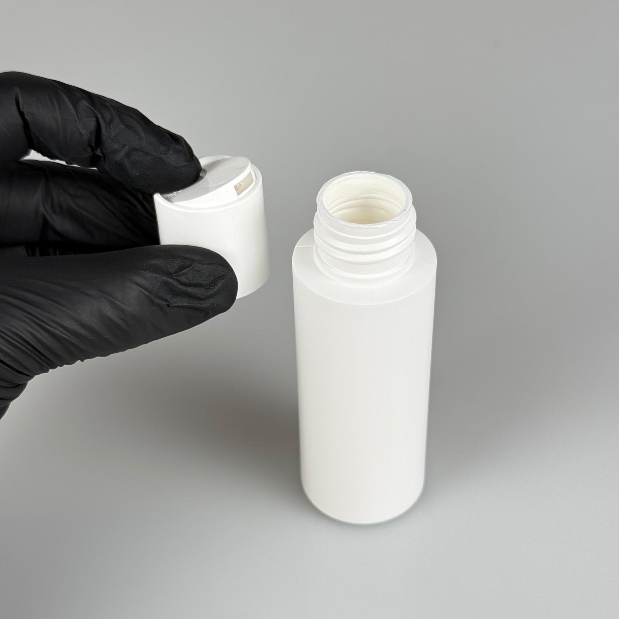 50 CC BEYAZ POLİETİLEN ŞAMPUAN ŞİŞESİ -  50 ML BEYAZ DİSKTOP ŞAMPUAN KAPAKLI