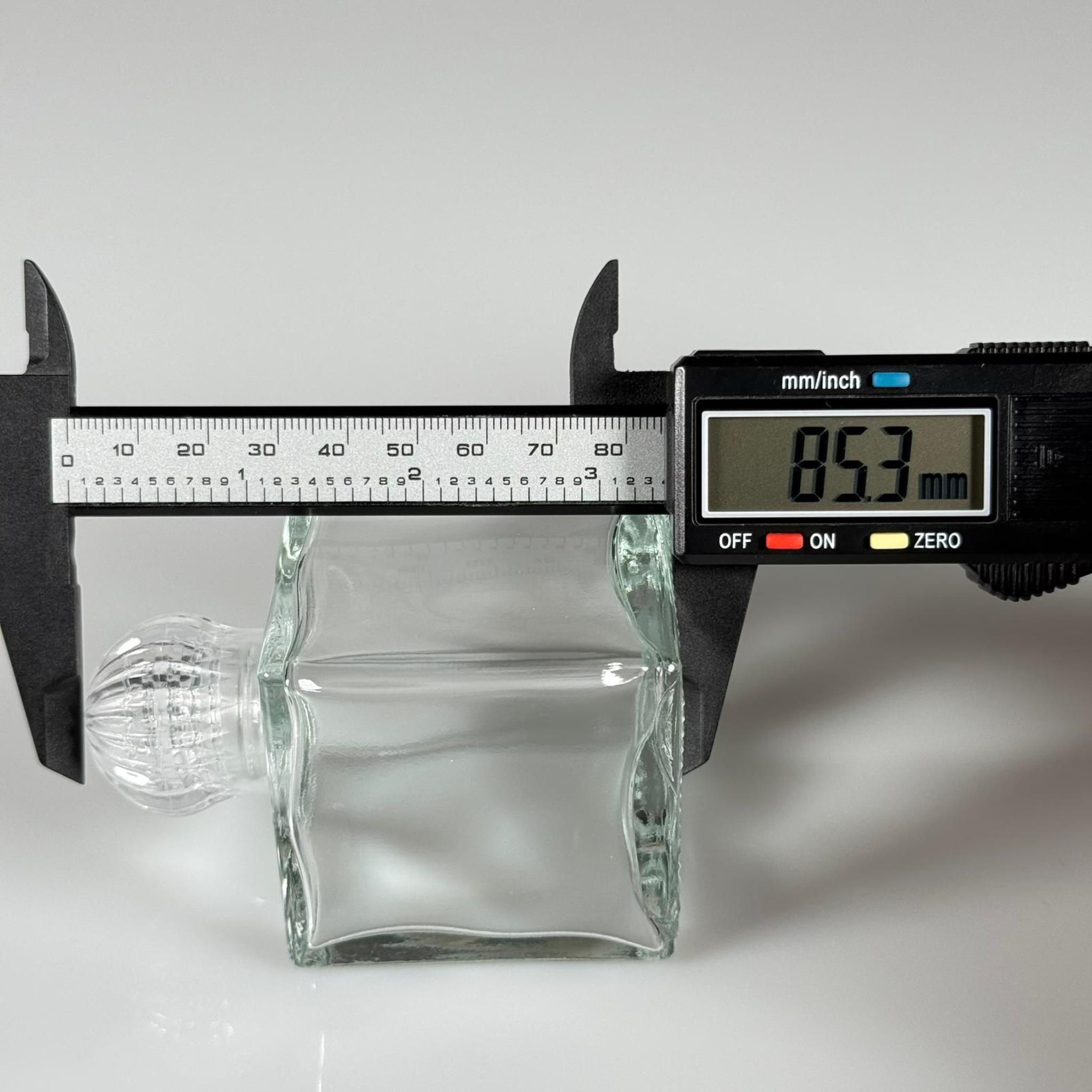 100 CC KARE CAM KOLONYA ŞİŞESİ - HEDİYELİK KOLONYA ŞİŞESİ - KRİSTAL KAPAKLI - TIPALI KOLONYA ŞİŞESİ