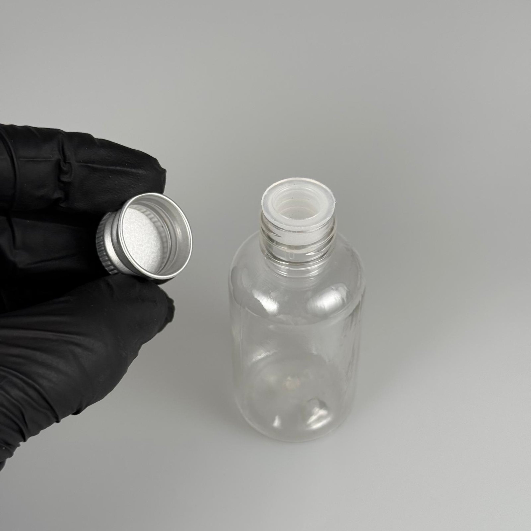 40 CC ŞEFFAF SİLİNDİR TOMBUL PET ŞİŞE + KÖPÜK CONTALI GÜMÜŞ ALÜMİNYUM METAL KAPAKLI + KÖR TIPALI TAKIM - 40 ML PLASTİK ŞİŞE