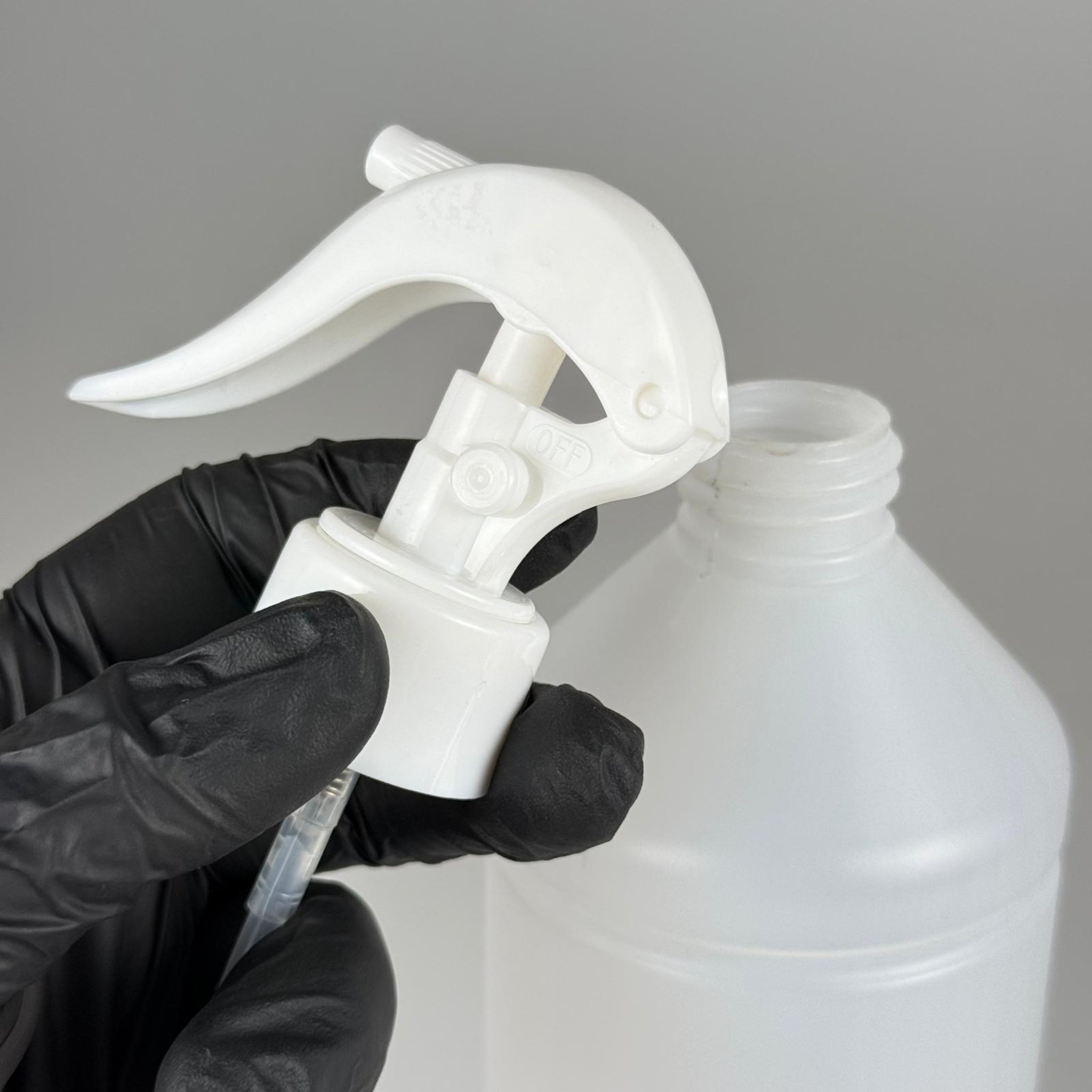 1000 CC TİNER ŞİŞESİ - BEYAZ TRİGER TETİK SPREYLİ (DUMAN PÜSKÜRTÜR) - 1000 ML KİMYASALA DAYANIKLI PLASTİK ŞİŞE - 1 LT POLİETİLEN ŞİŞE - UZUN