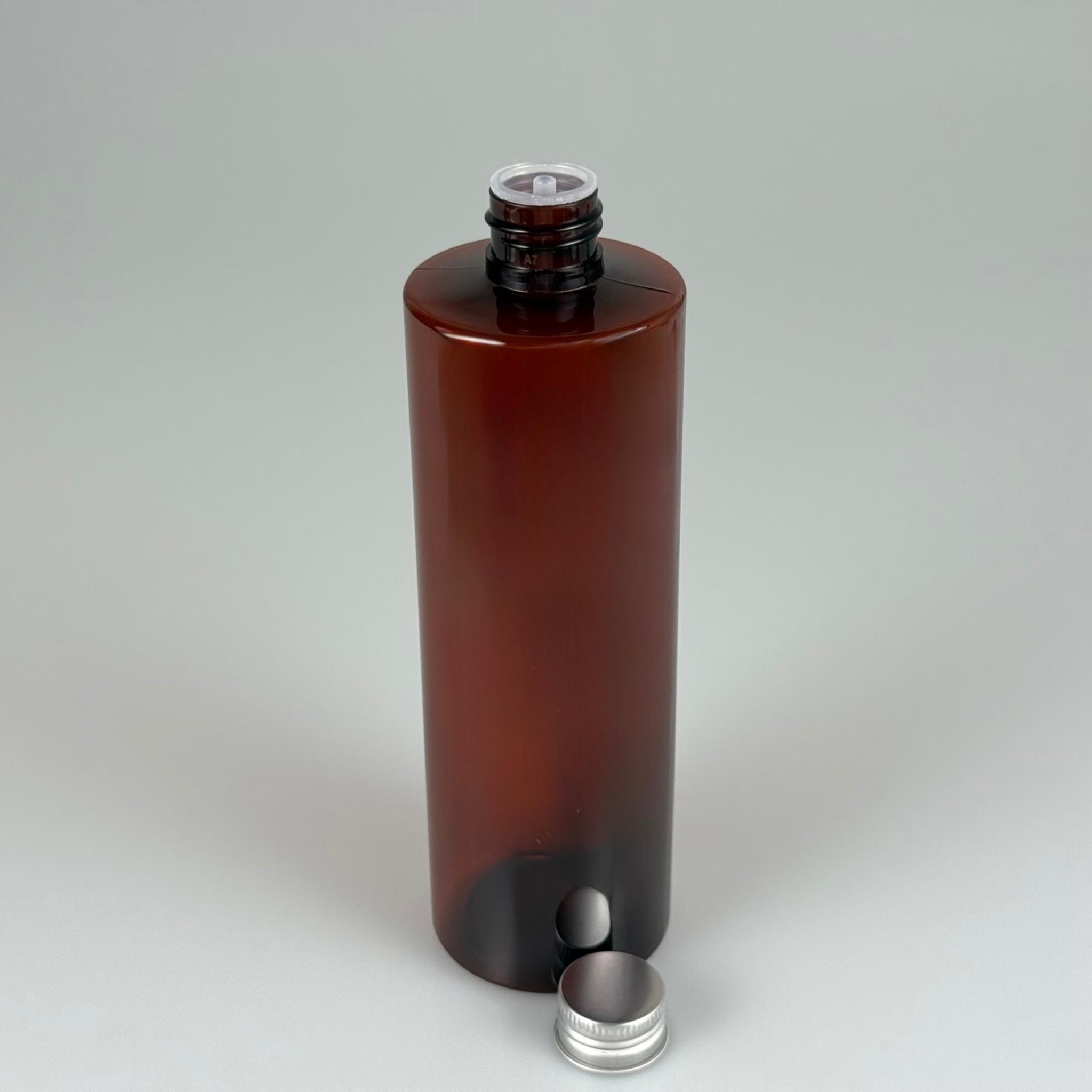 400 CC  AMBER KÜT BOYUNLU SİLİNDİR PET ŞİŞE (30 GR - 24 AĞIZ ) + KÖPÜK CONTALI GÜMÜŞ METAL ALÜMİNYUM KAPAK + KOLONYA TIPALI TAKIM - 400 ML KAPAKLI KAHVERENGİ PLASTİK ŞİŞELER