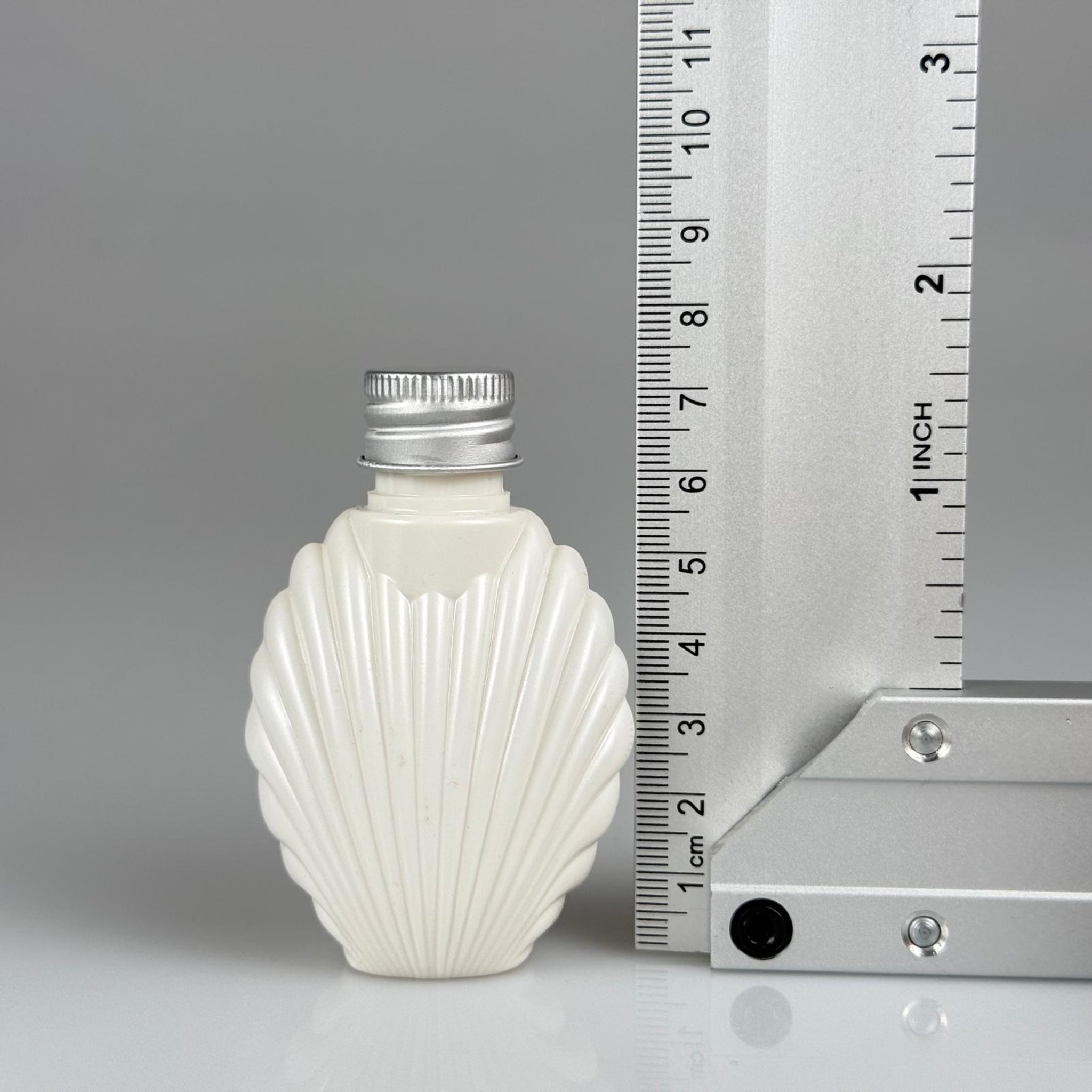 40 CC BEYAZ İSTİRİDYE PET ŞİŞE + KÖPÜK CONTALI GÜMÜŞ ALÜMİNYUM METAL KAPAKLI TAKIM - 40 ML KAPAKLI CAMPET ŞİŞE