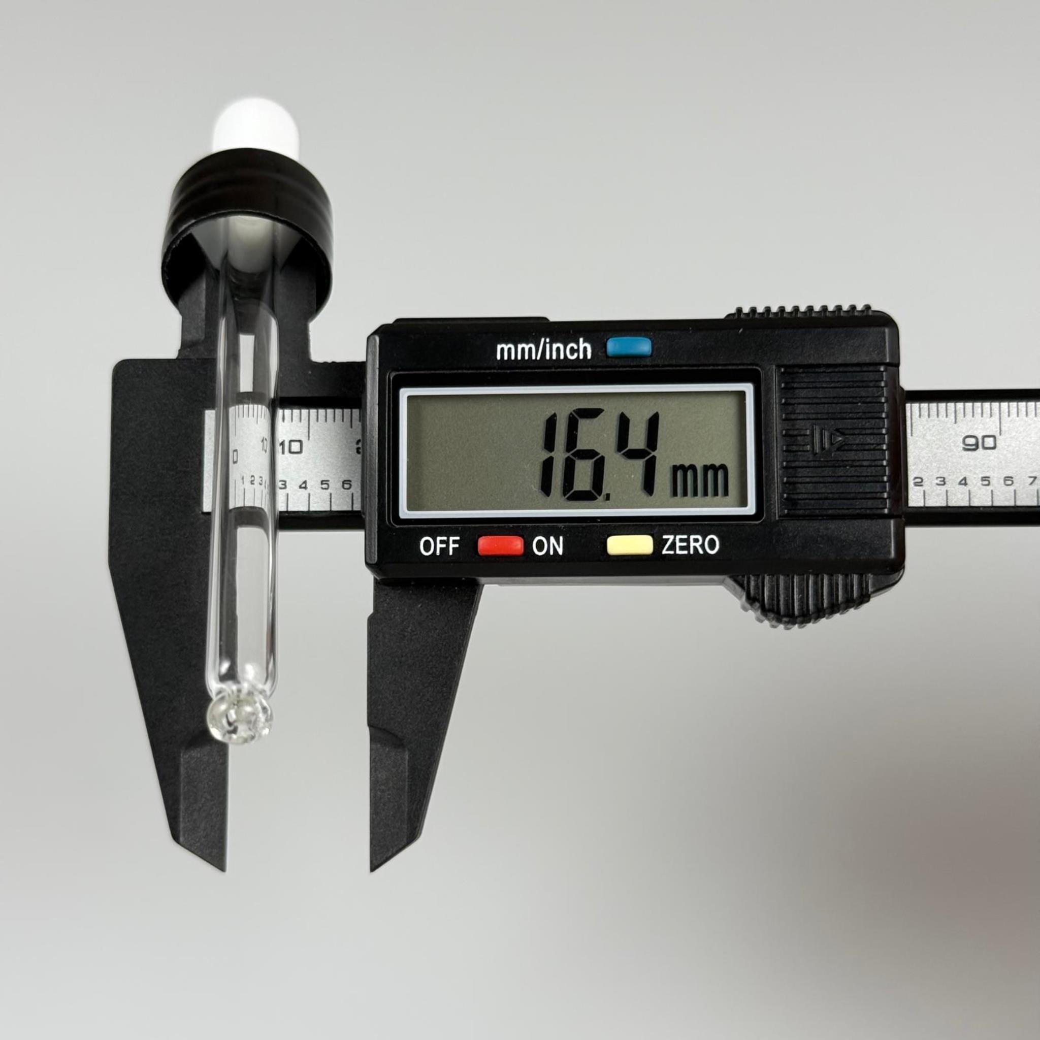 18 MM CAM DAMLALIKLI TAKIM - BEYAZ EMZİK + DELİKLİ PLASTİK DÜZ SİYAH KAPAK + 84 MM CAM PİPET