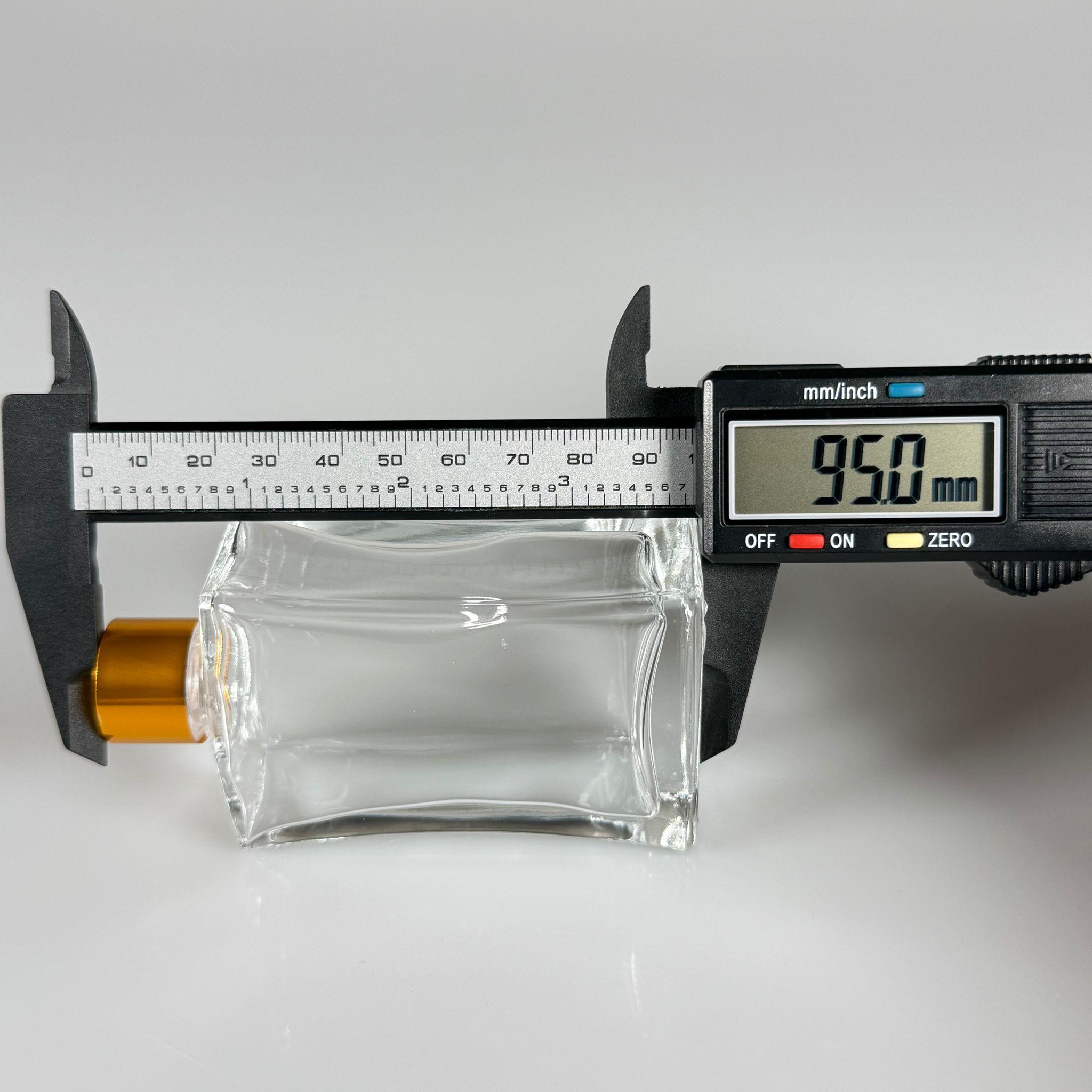 50 CC DİKDÖRTGEN BAMBU CAM BAMBU ODA KOKUSU ŞİŞESİ - 50 ML ÇUBUKLU KÖŞELİ BAMBU ODA KOKUSU ŞİŞESİ - DİFÜZÖR ŞİŞE- CAM ŞİŞE + GOLD METAL KAPAK + PLASTİK TIPA + 3 ADET FİBER SİYAH BAMBU ÇUBUK