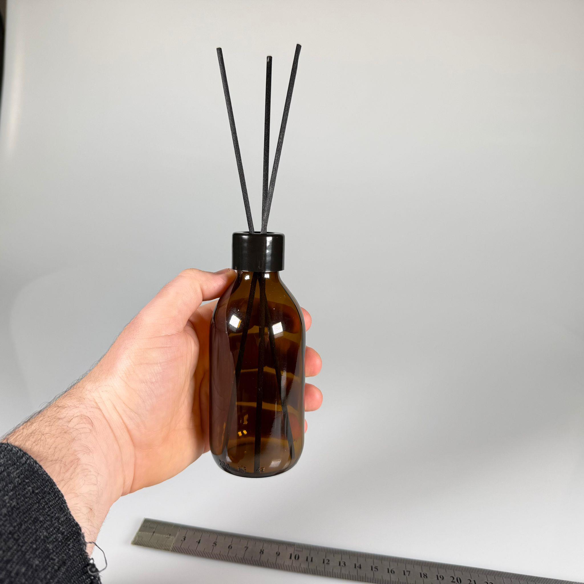200 CC AMBER CAM BAMBU ODA KOKUSU ŞİŞESİ - 200 ML ÇUBUKLU BAMBU ODA KOKUSU ŞİŞESİ - DİFÜZÖR ŞİŞE- CAM ŞİŞE + SİYAH VİDALI KAPAK + KÖR TIPA + 3 ADET FİBER SİYAH BAMBU ÇUBUK