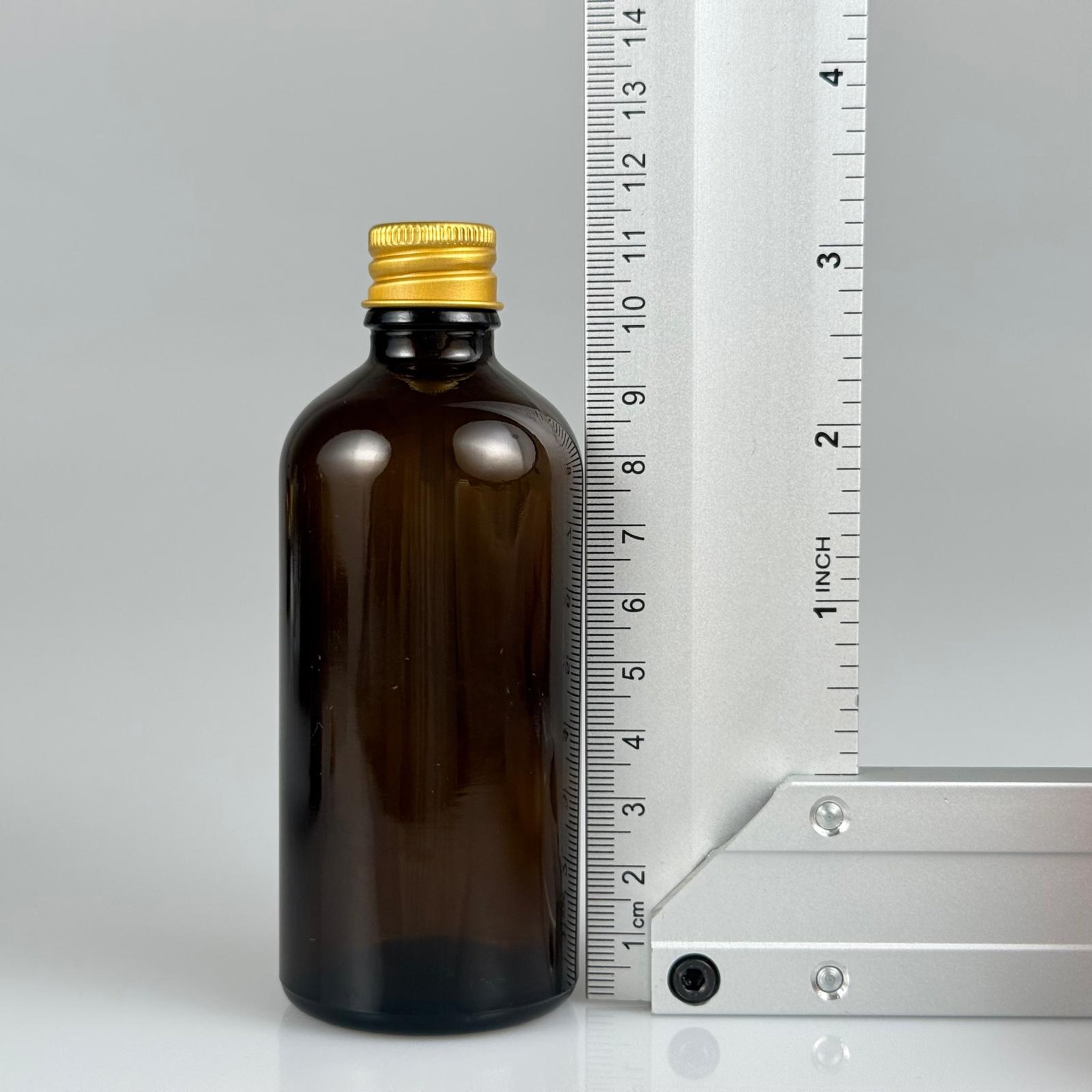 100 CC AMBER CAM ŞİŞE + KÖPÜK CONTALI GOLD ALÜMİNYUM METAL KAPAKLI TAKIM - 100 ML KAHVERENGİ CAM ŞİŞE