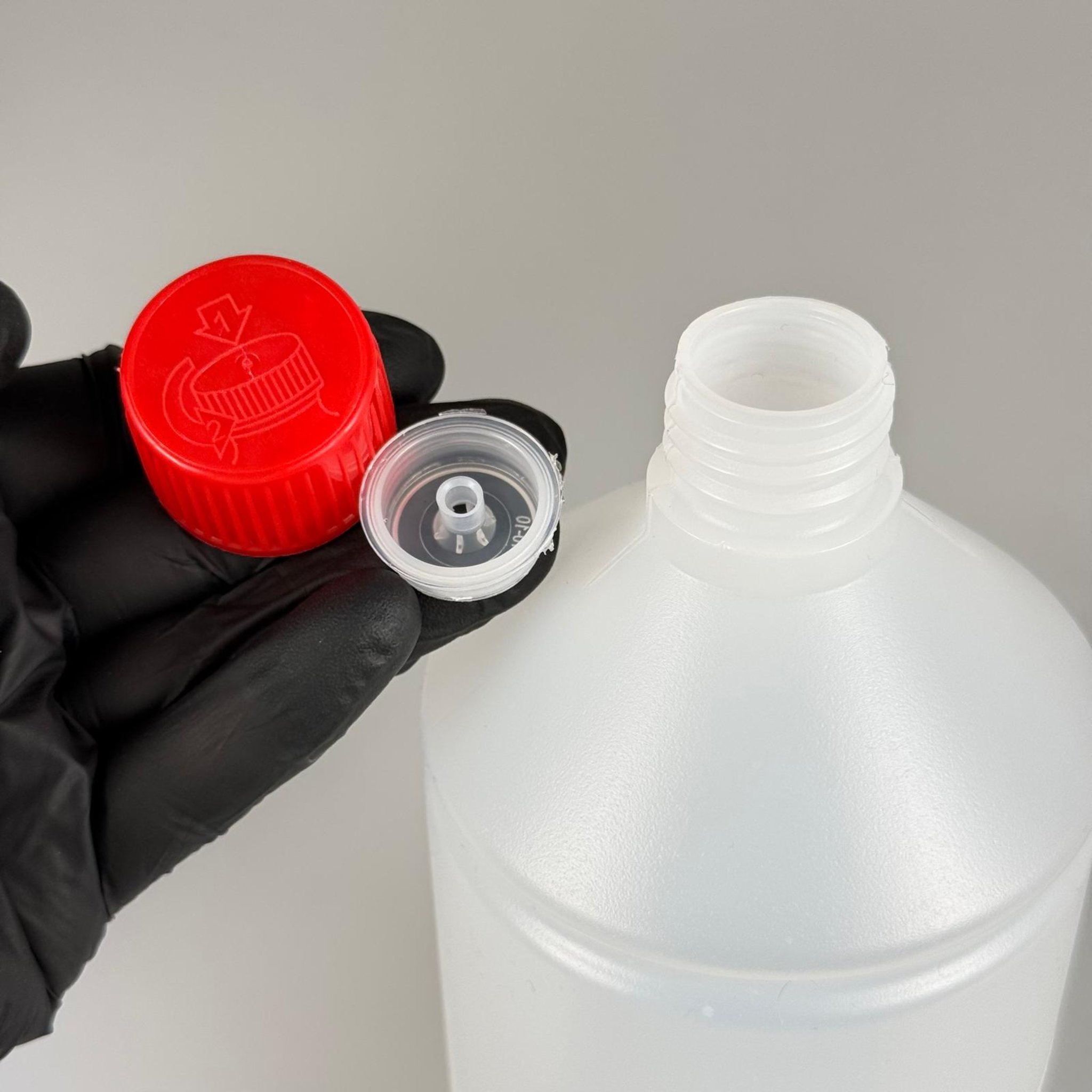 1000 CC TİNER ŞİŞESİ - KIRMIZI İÇ TIPALI ÇOCUK EMNİYET KİLİTLİ KAPAKLI - 1000 ML KİMYASALA DAYANIKLI PLASTİK ŞİŞE - 1 LT POLİETİLEN ŞİŞE