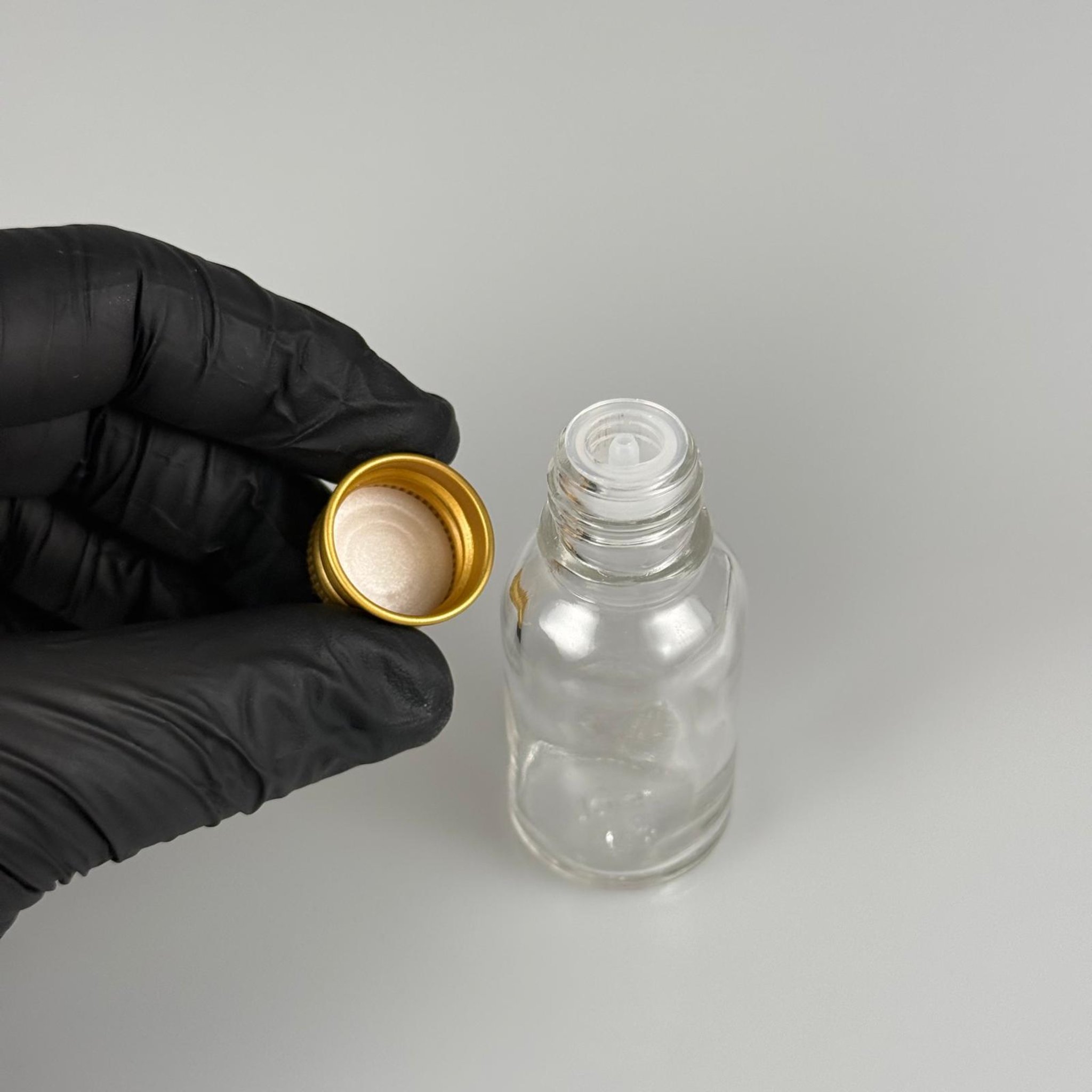 15 CC ŞEFFAF CAM ŞİŞE + KÖPÜK CONTALI GOLD ALÜMİNYUM METAL KAPAKLI + DAMLALIKLLI KOLONYA TIPALI TAKIM - 15 ML ŞEFFAF CAM ŞİŞE
