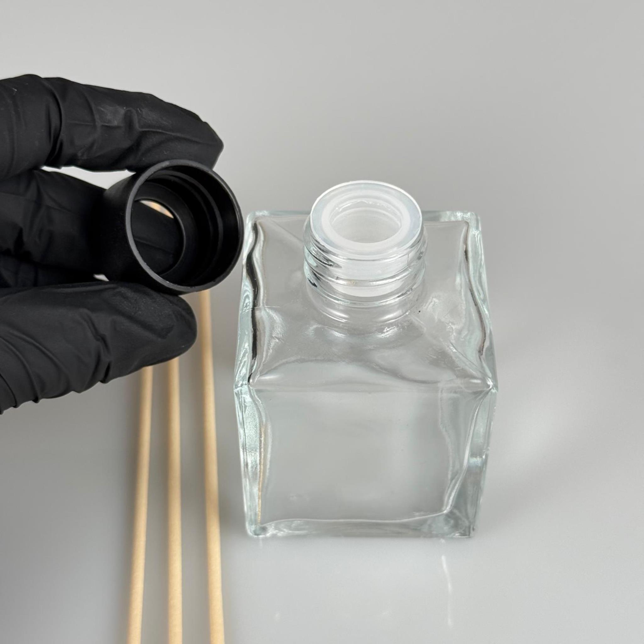 100 CC KARE BAMBU CAM BAMBU ODA KOKUSU ŞİŞESİ - 100 ML ÇUBUKLU KÖŞELİ BAMBU ODA KOKUSU ŞİŞESİ - DİFÜZÖR ŞİŞE- CAM ŞİŞE + SİYAH KAPAK + TIPA + 3 ADET FİBER AHŞAP RATTAN BAMBU ÇUBUK