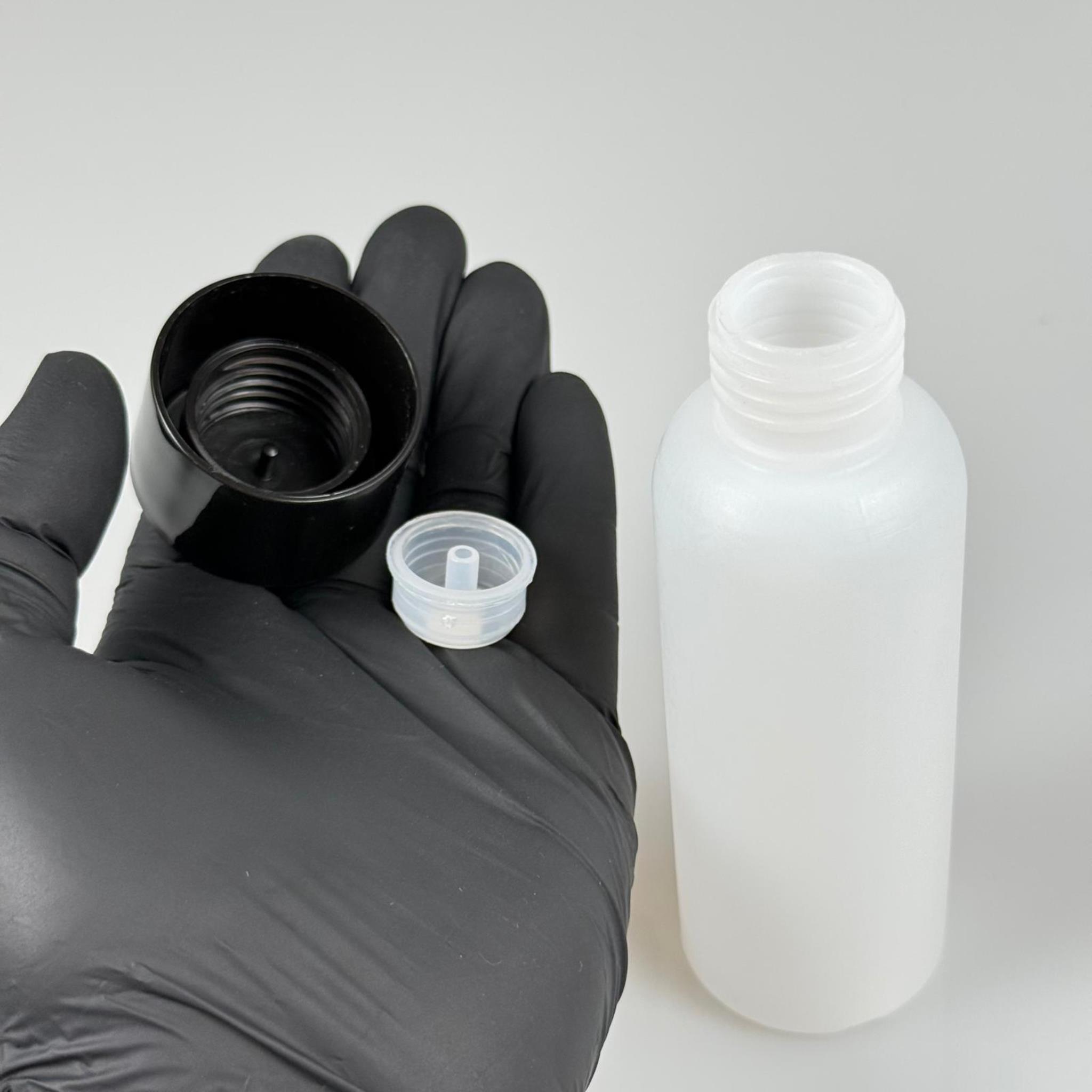 100 CC NATÜREL SERT POLİETİLEN ŞİŞE + SİYAH GENİŞ PLASTİK KAPAKLI ( 24 MM ) + PLASTİK TIPALI - 100 ML SERT POLİETİLEN ASETON ŞİŞESİ