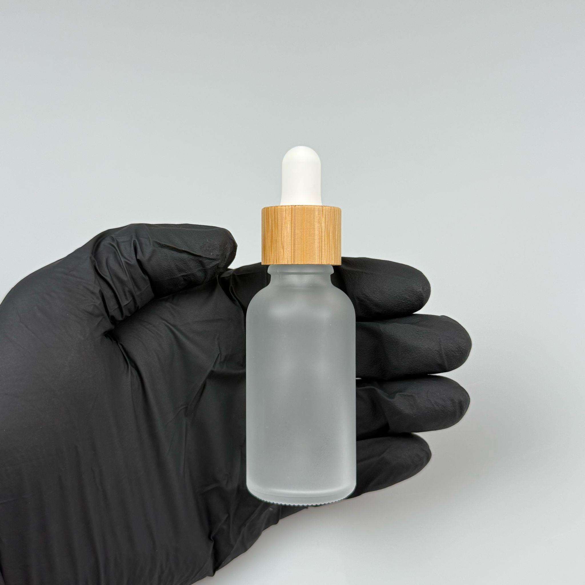 30 CC BUZLU CAM DAMLALIKLI ŞİŞE - BEYAZ EMZİK - BAMBU AHŞAP KAPAK - 30 ML BAMBU KAPAKLI CAM DAMLALIKLI ŞİŞE