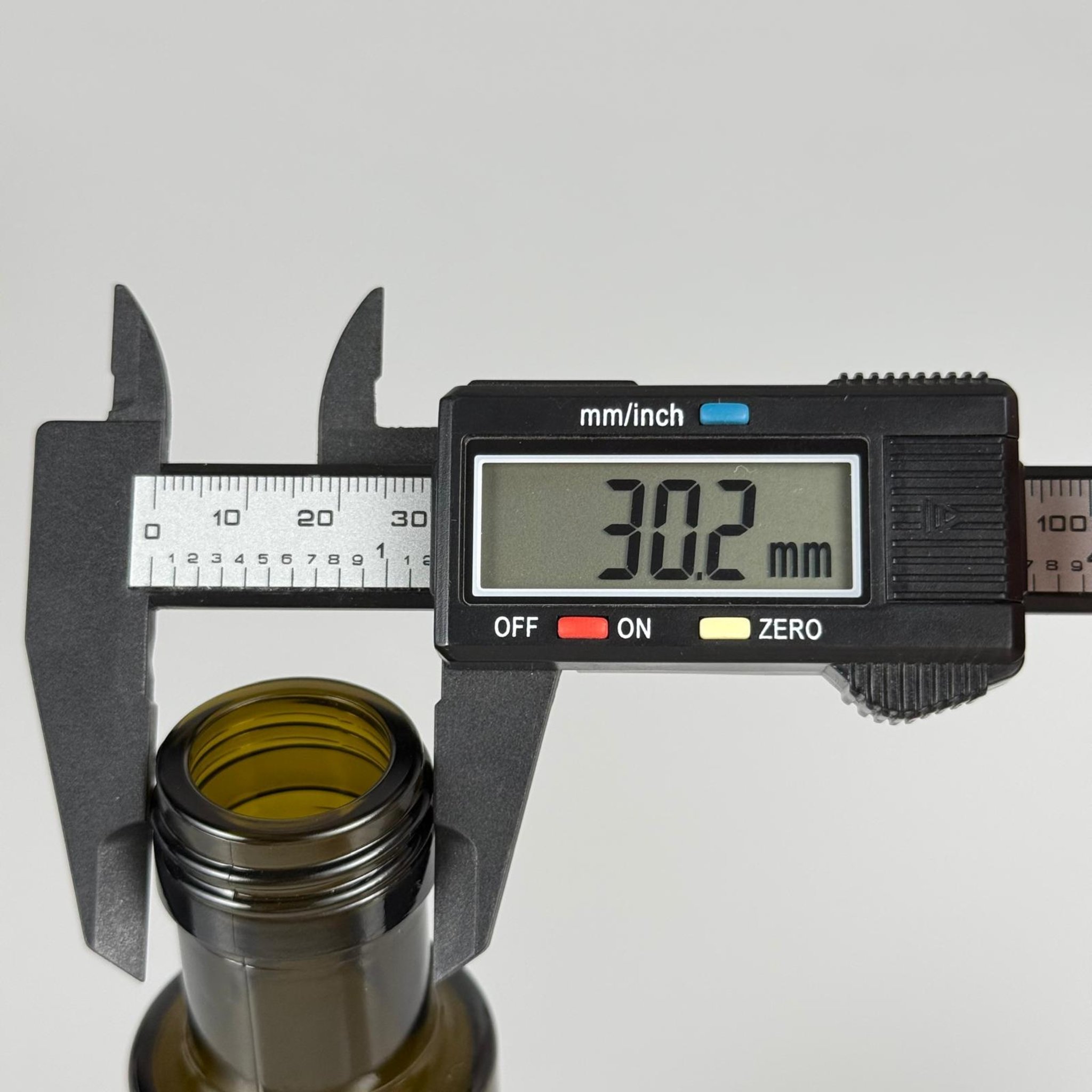 100 CC DORİKA CAM ŞİŞE KOYU YEŞİL (31 MM AĞIZ) KAPAKSIZ  - 100 ML SİLİNDİR DORİCA YAĞ VE SOS ŞİŞELERİ