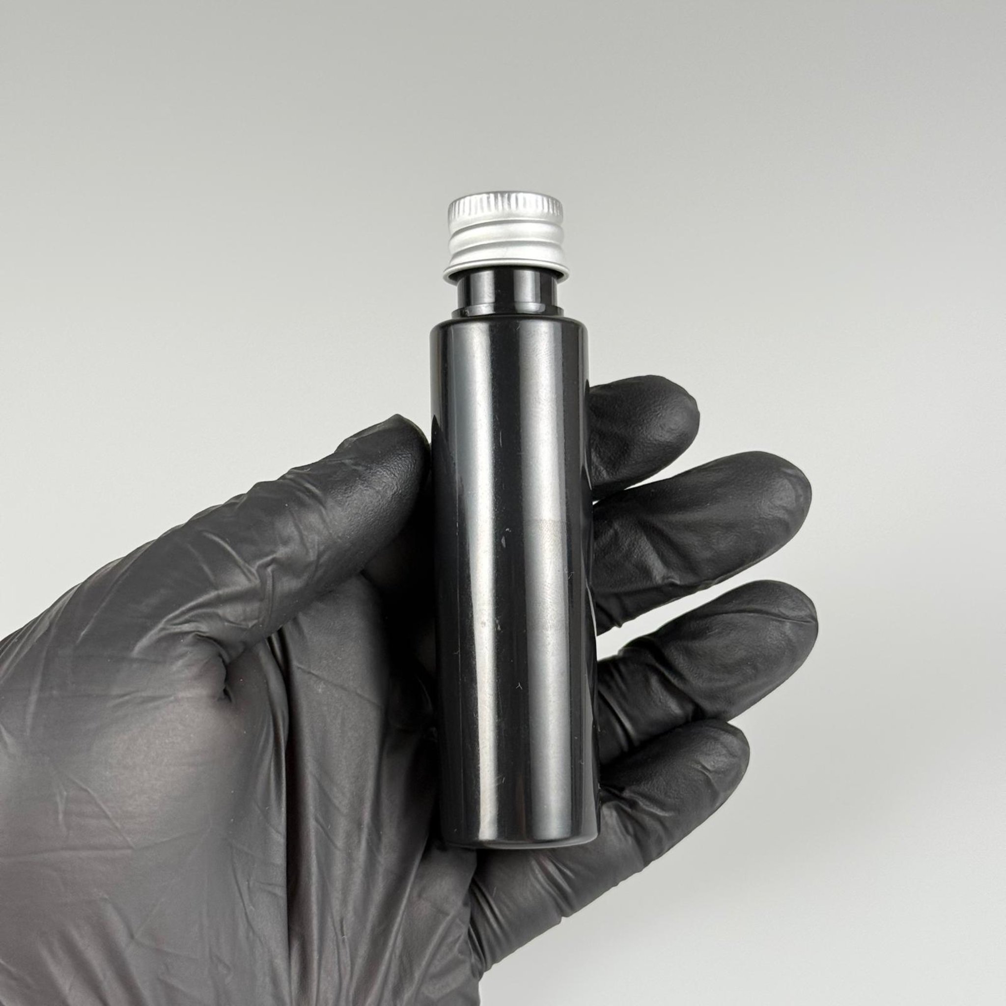 35 CC PET ŞİŞE - KÖPÜK CONTALI GÜMÜŞ ALÜMİNYUM METAL KAPAKLI + KÖR TIPALI TAKIM - 35 ML SİYAH PET ŞİŞE