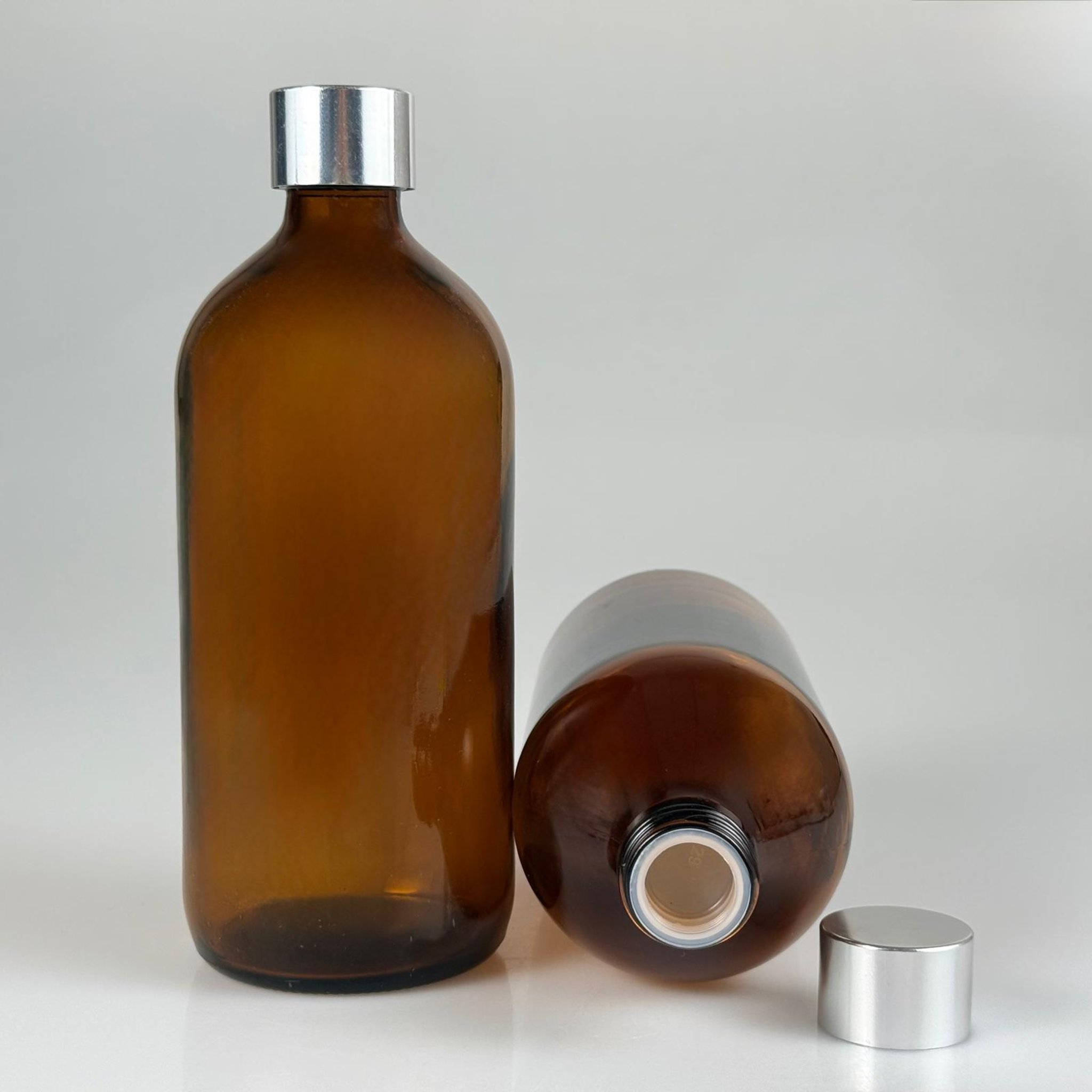 500 CC AMBER CAM ŞİŞE  + ALÜMİNYUM KAPLAMALI GÜMÜŞ KAPAKLI + KÖR TIPALI TAKIM - 500 ML KAHVERENGİ CAM ŞİŞE