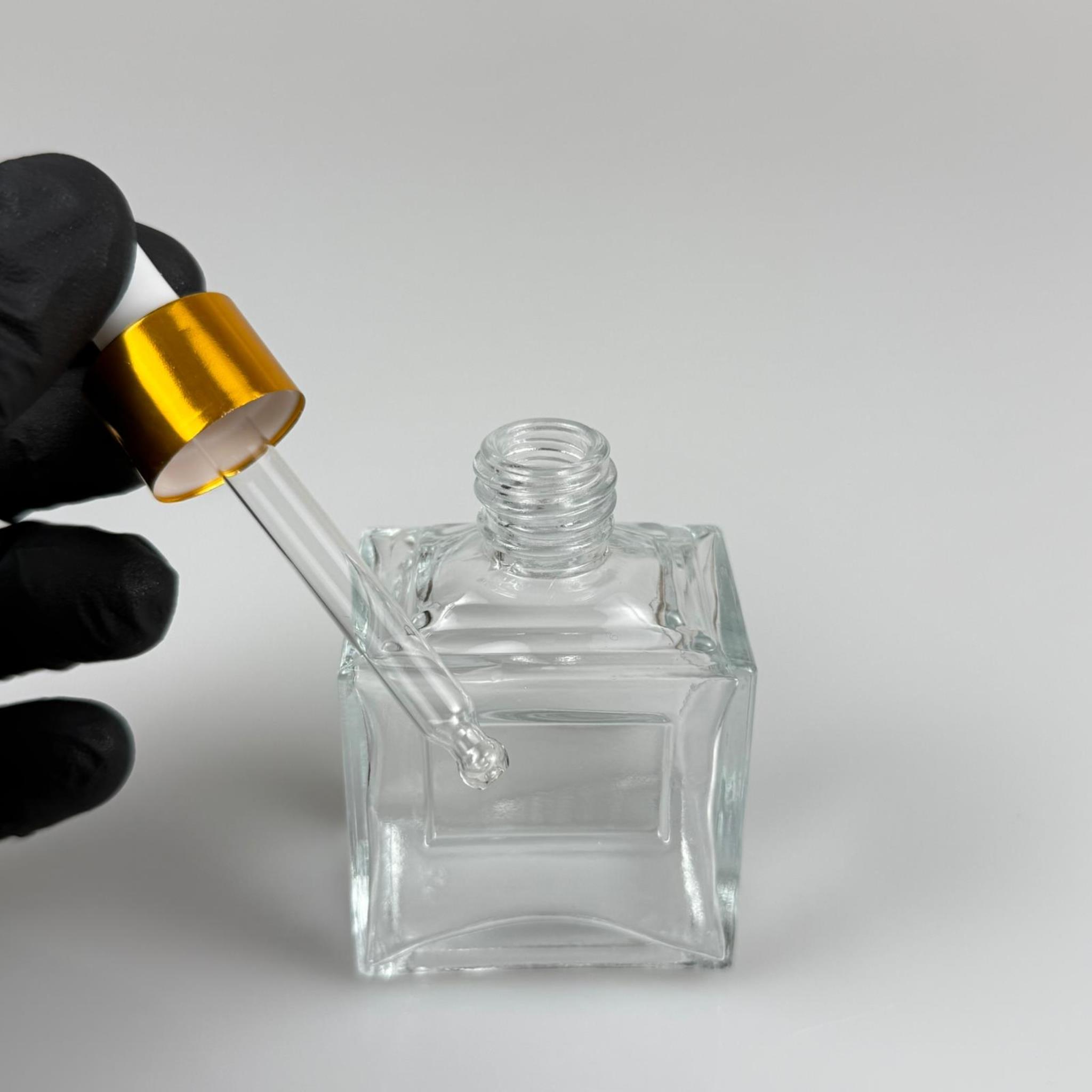 50 CC KÖŞELİ PRİZMA PRESTİJLİ CAM DAMLALIKLI ŞİŞE - BEYAZ EMZİK - GOLD METALİK KAPAK - 50 ML CAM DAMLALIKLI ŞİŞE - DAMLALIKLI BOŞ ŞİŞE