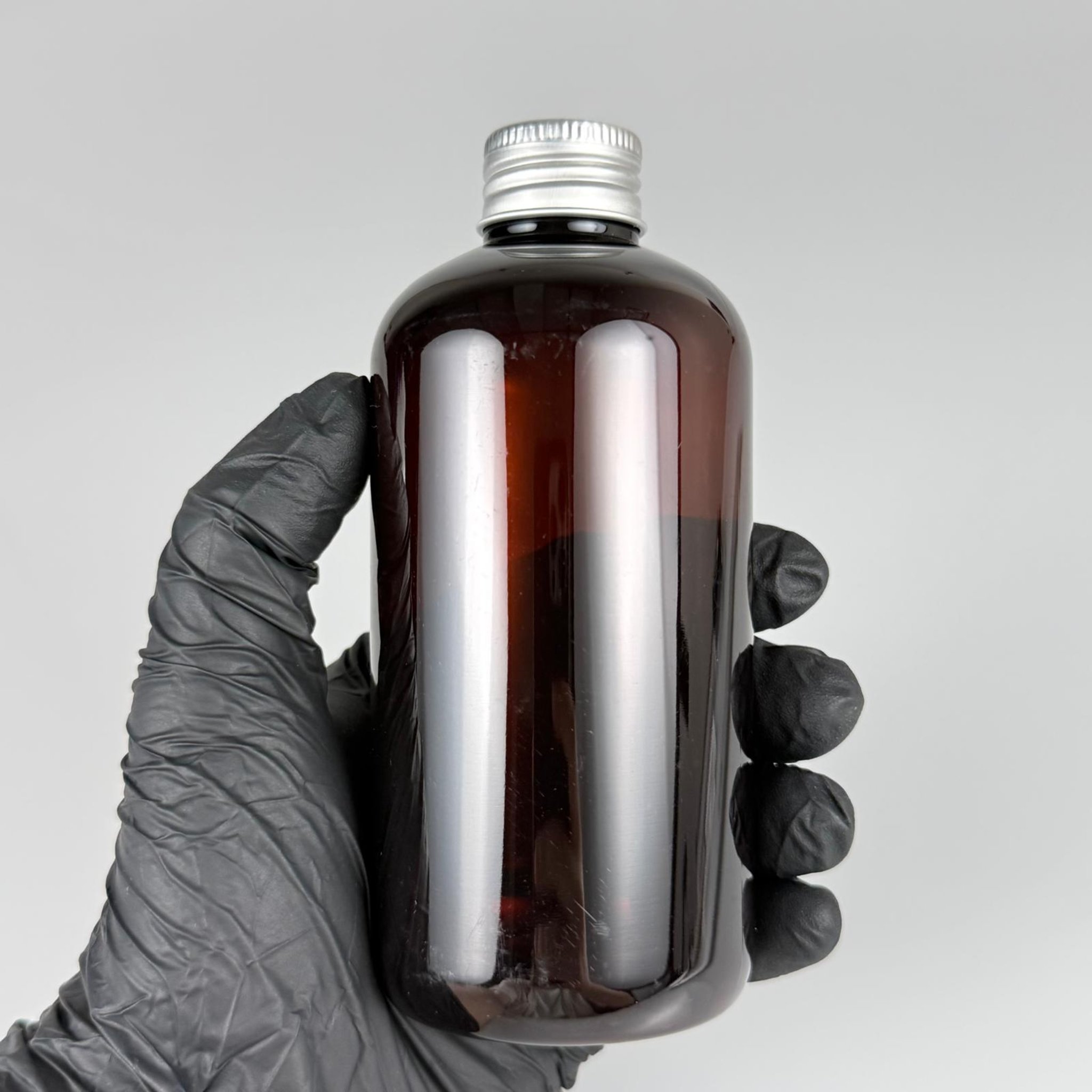 250 CC AMBER PLASTİK ŞİŞE ZEYNEP MODEL ( 24 AĞIZ ) + KÖPÜK CONTALI GÜMÜŞ METAL ALÜMİNYUM KAPAKLI TAKIM - 250 ML KAKAPAKLI KAHVERENGİ TOMBUL PET ŞİŞELER
