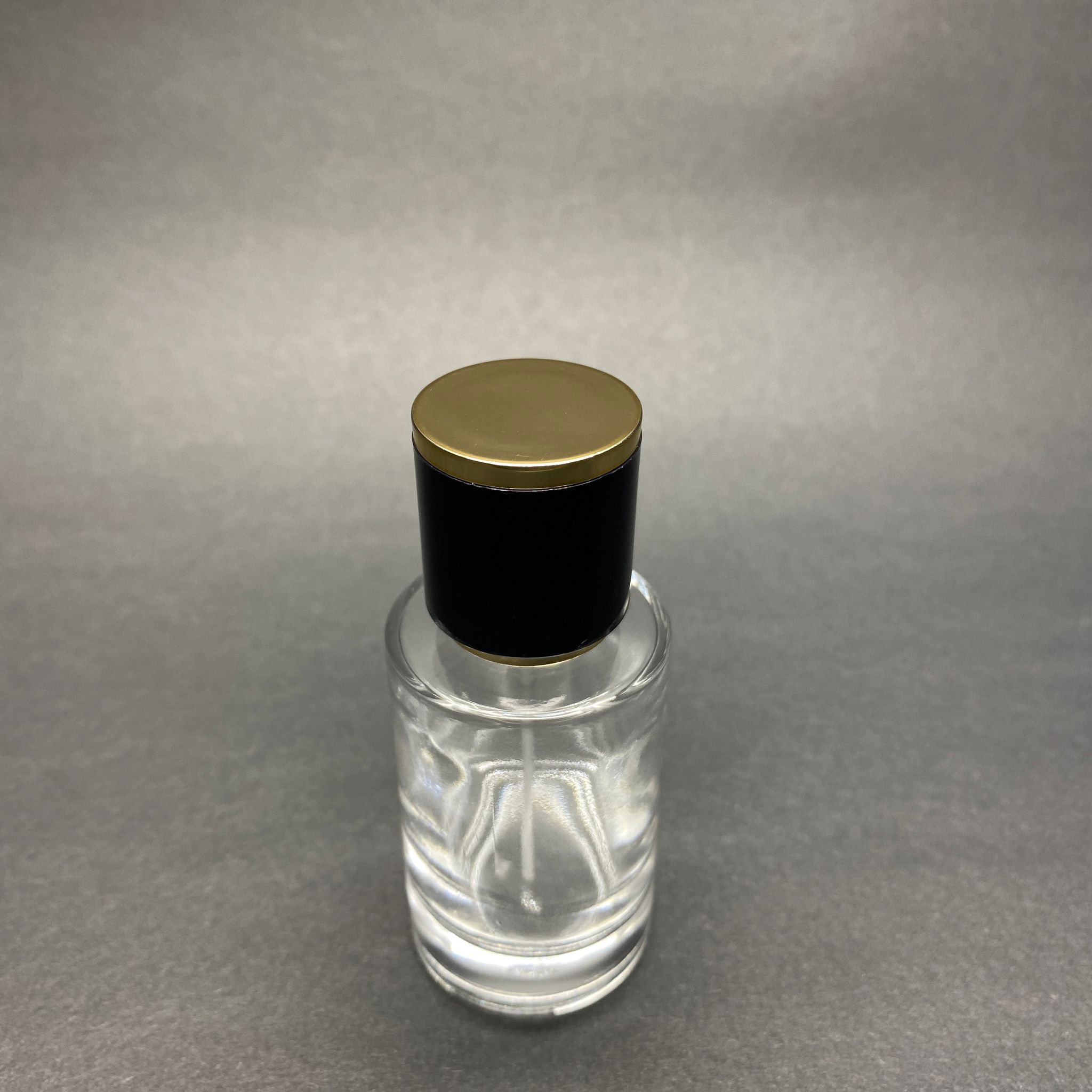 30 ML SİLİNDİR MODEL SAVAGE PARFÜM ŞİŞESİ - GOLD METAL SPREYLİ + GOLD SİYAH KAPAKLI (AĞIZ 15 MM GEÇME KOLAY KAPAMA)