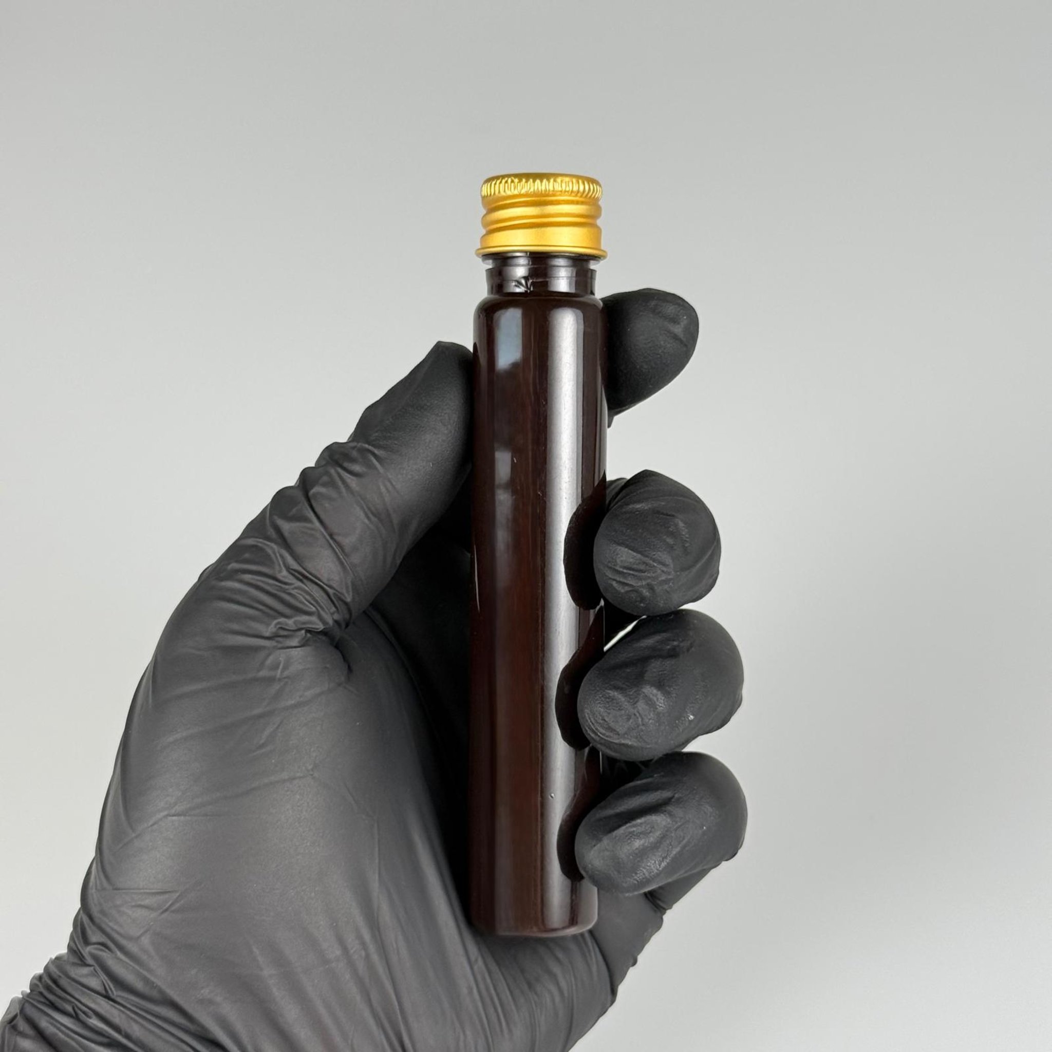 25 CC AMBER PLASTİK ŞİŞE + KÖPÜK CONTALI GOLD ALÜMİNYUM METAL KAPAKLI TAKIM - 25 ML KAHVERENGİ  PLASTİK ŞİŞE