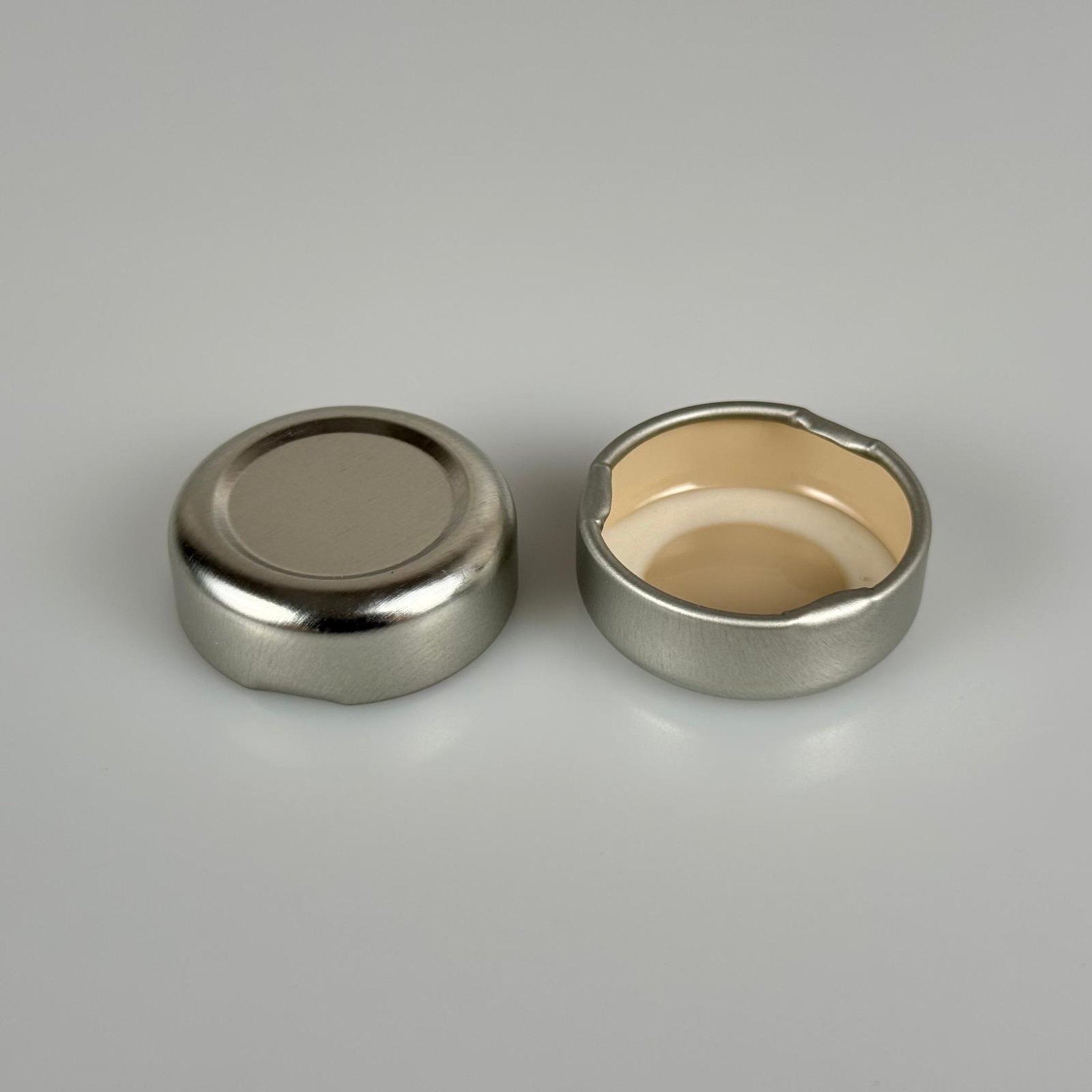 33 MM TWİST-OFF DERİN GÜMÜŞ METAL KAPAK (33MTO469 DÜZ)