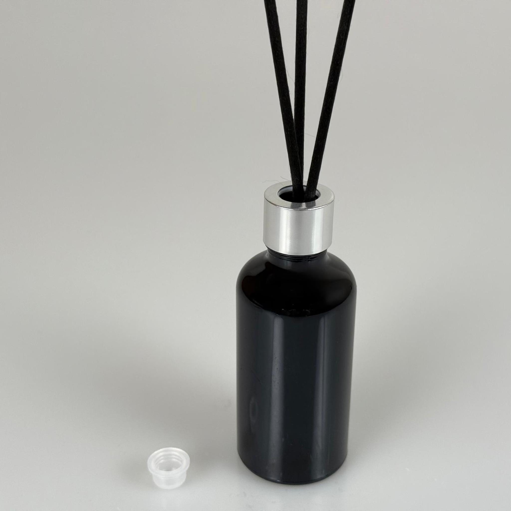 50 CC SİYAH CAM BAMBU ODA KOKUSU ŞİŞESİ - 50 ML ÇUBUKLU BAMBU ODA KOKUSU ŞİŞESİ - DİFÜZÖR ŞİŞE- CAM ŞİŞE + GÜMÜŞ METAL KAPAK + PLASTİK TIPA + 3 ADET FİBER SİYAH BAMBU ÇUBUK