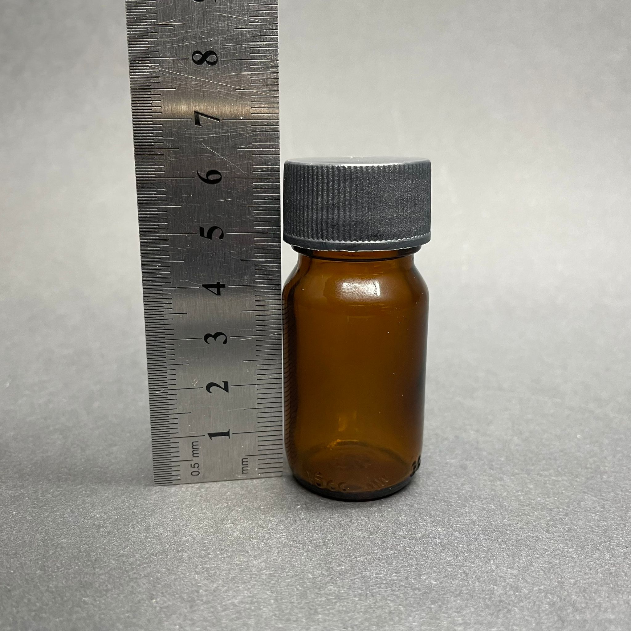 15 CC AMBER CAM ŞİŞE SİYAH CONTALI KAPAKLI (25 AĞIZ) - 15 ML ECZA ŞİŞESİ