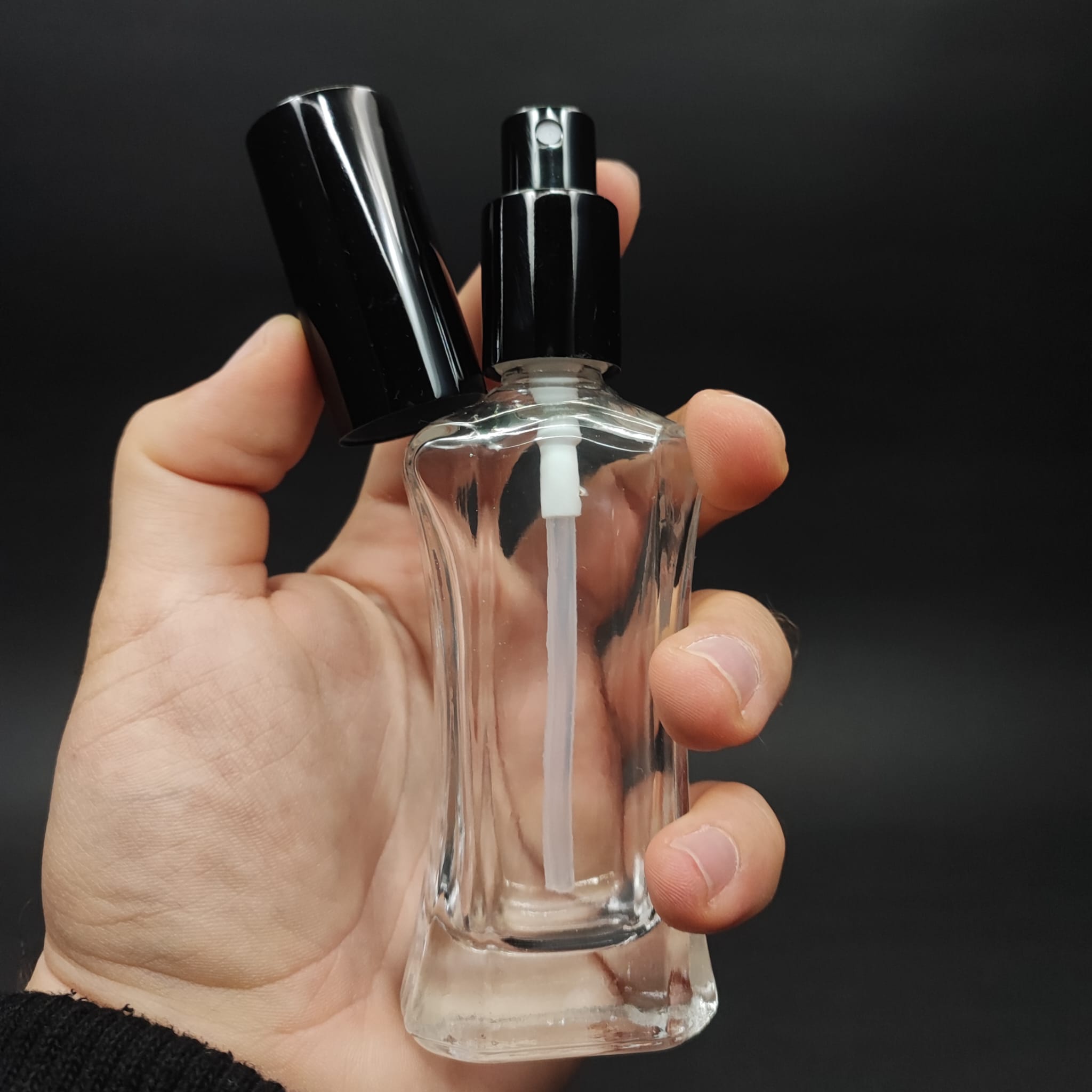 50 ML LÜKS VİDALI VALF ÇEVİRME PARFÜM ŞİŞELERİ - 50 CC MİLANO CAM ŞİŞE - GÜMÜŞ METAL SPREYLİ KAPAKLI SET (CAMIN KALINLIĞI İLE İLGİLİ +/- 5 ML TOLERANS OLABİLİR)