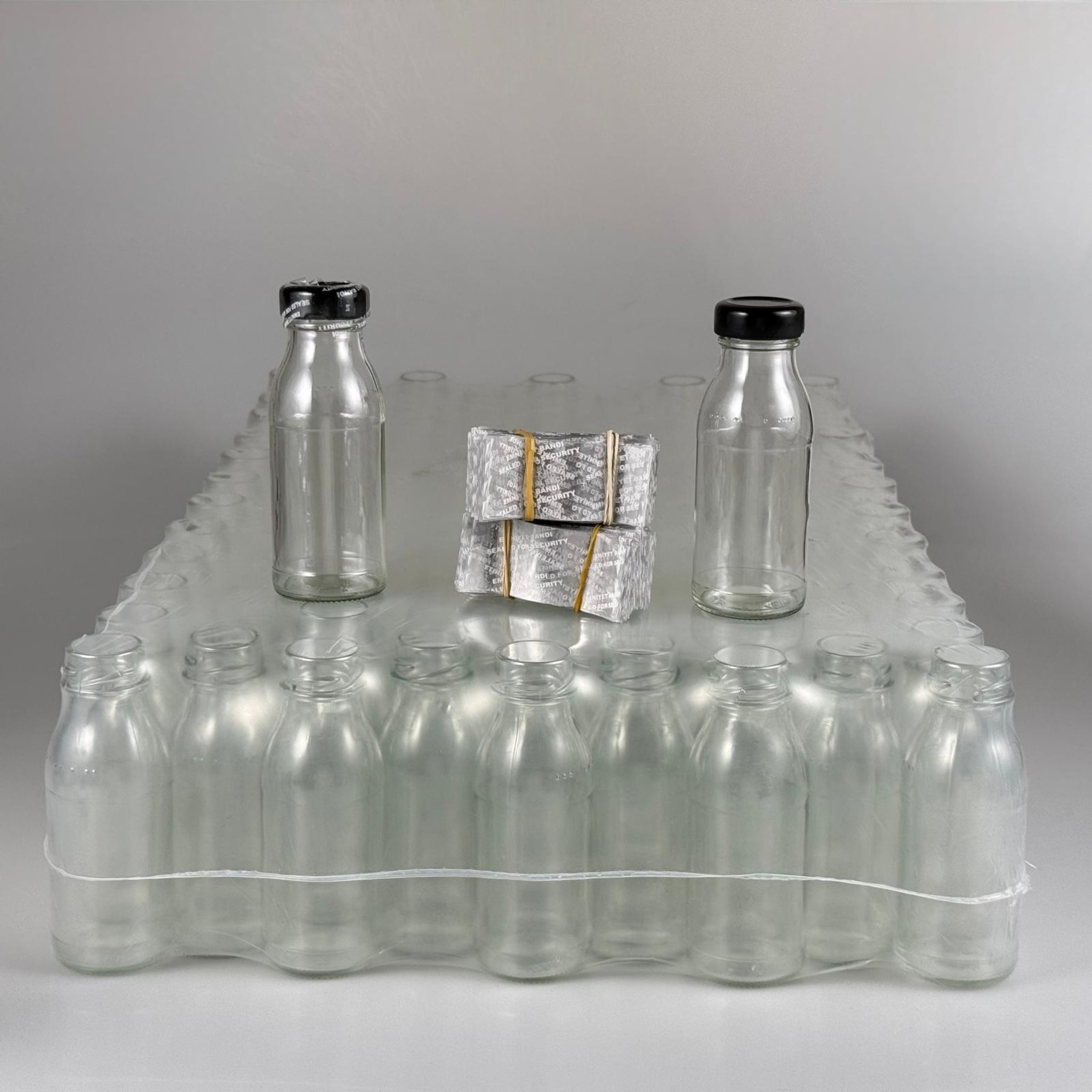104'LÜ SET - 100 CC MİNİ CAM KONSERVE ŞİŞESİ + SİYAH METAL KAPAK + EMNİYET BANDI TAKIM - SOS, REÇEL, BAL, BAHARAT, İKRAMLIK, MİNİ MEYVE SUYU VE NUMUNE DOLUMU İÇİN 100 ML ŞEFFAF CAM ŞİŞE