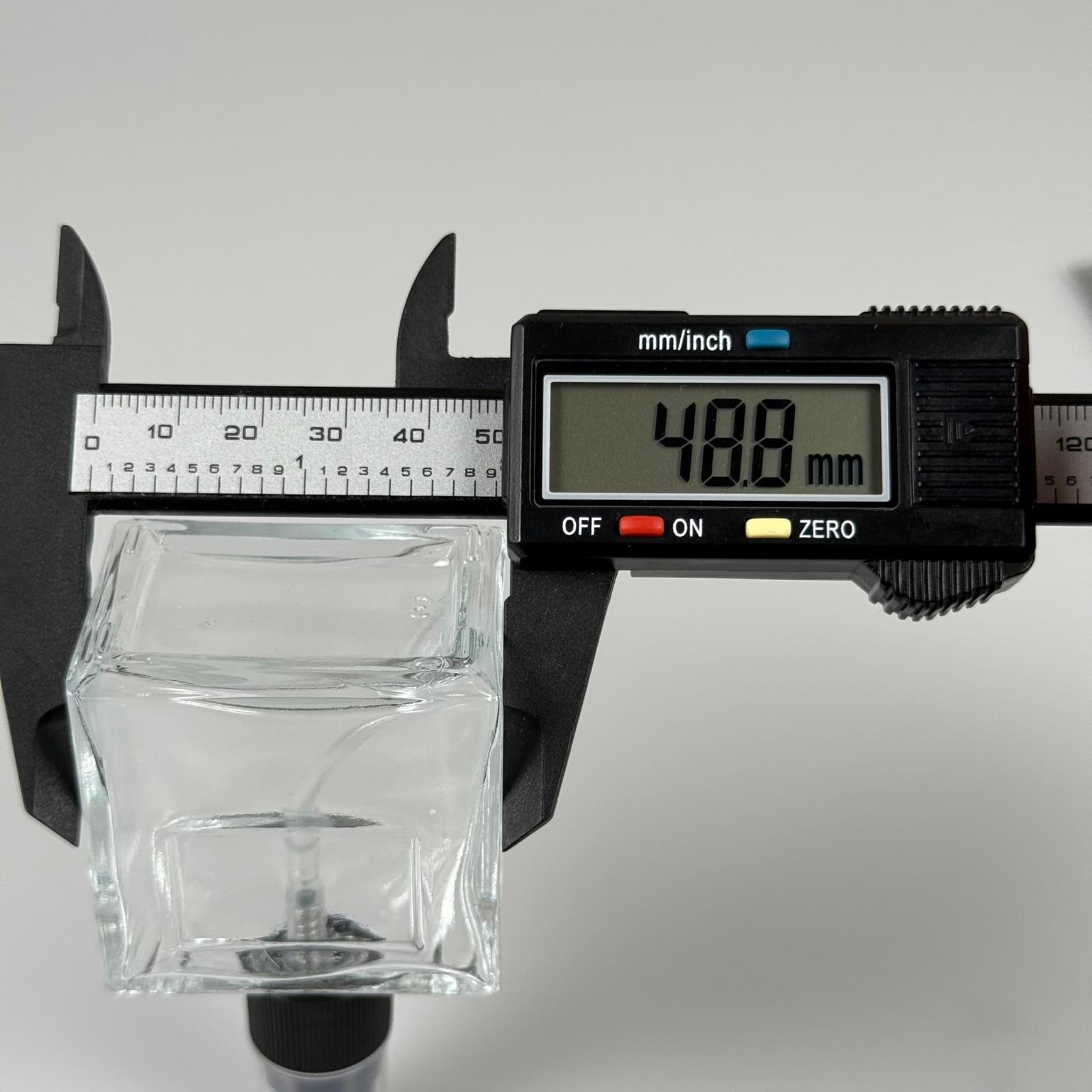 50 CC KÖŞELİ PRİZMA CAM ŞİŞE - SİYAH SPREYLİ TAKIM - 50 ML PRESTİJLİ ŞİŞE