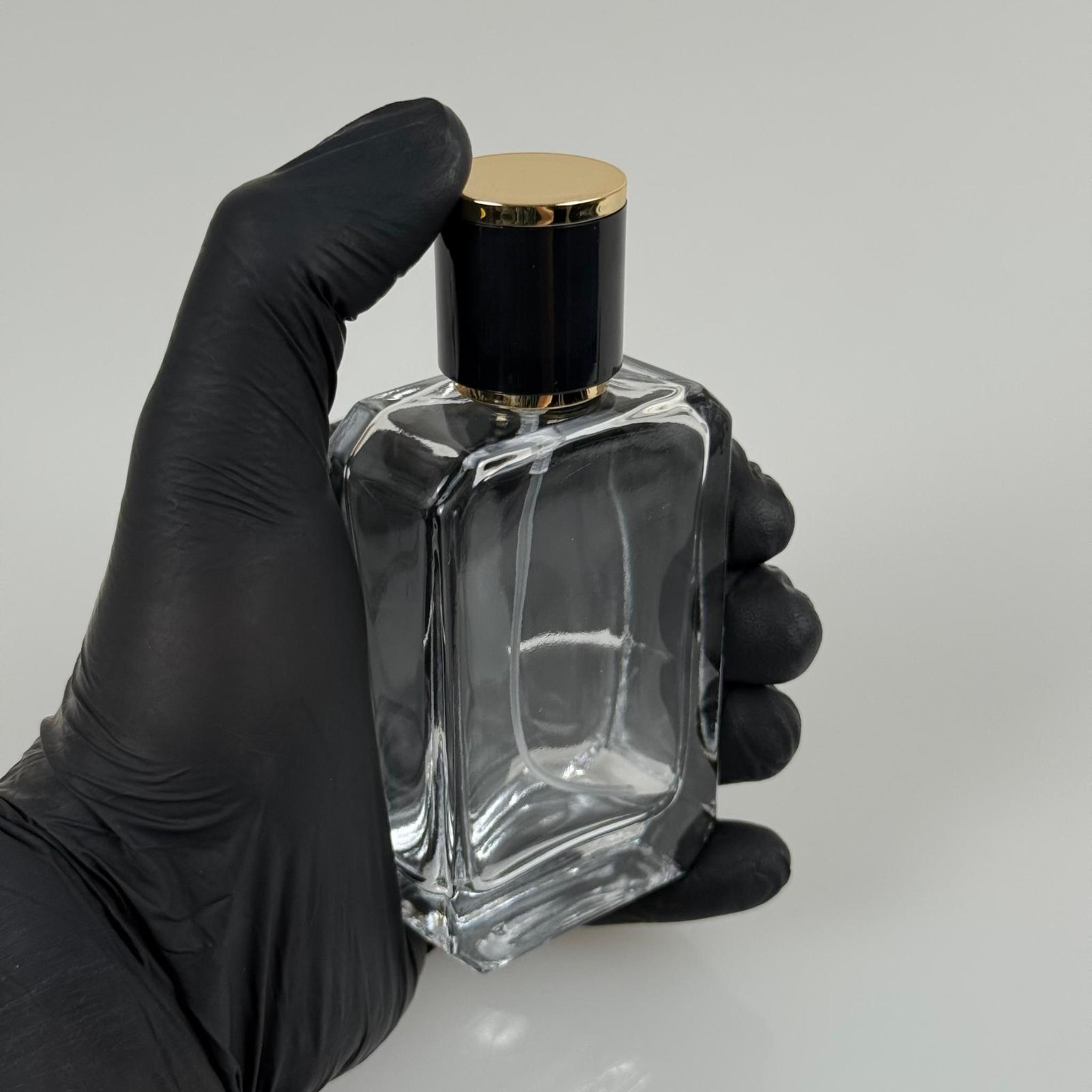 50 ML KÖŞELİ MODEL ANGEL PARFÜM ŞİŞESİ - GOLD METAL SPREYLİ + GOLD SİYAH KAPAKLI (AĞIZ 15 MM GEÇME KOLAY KAPAMA)