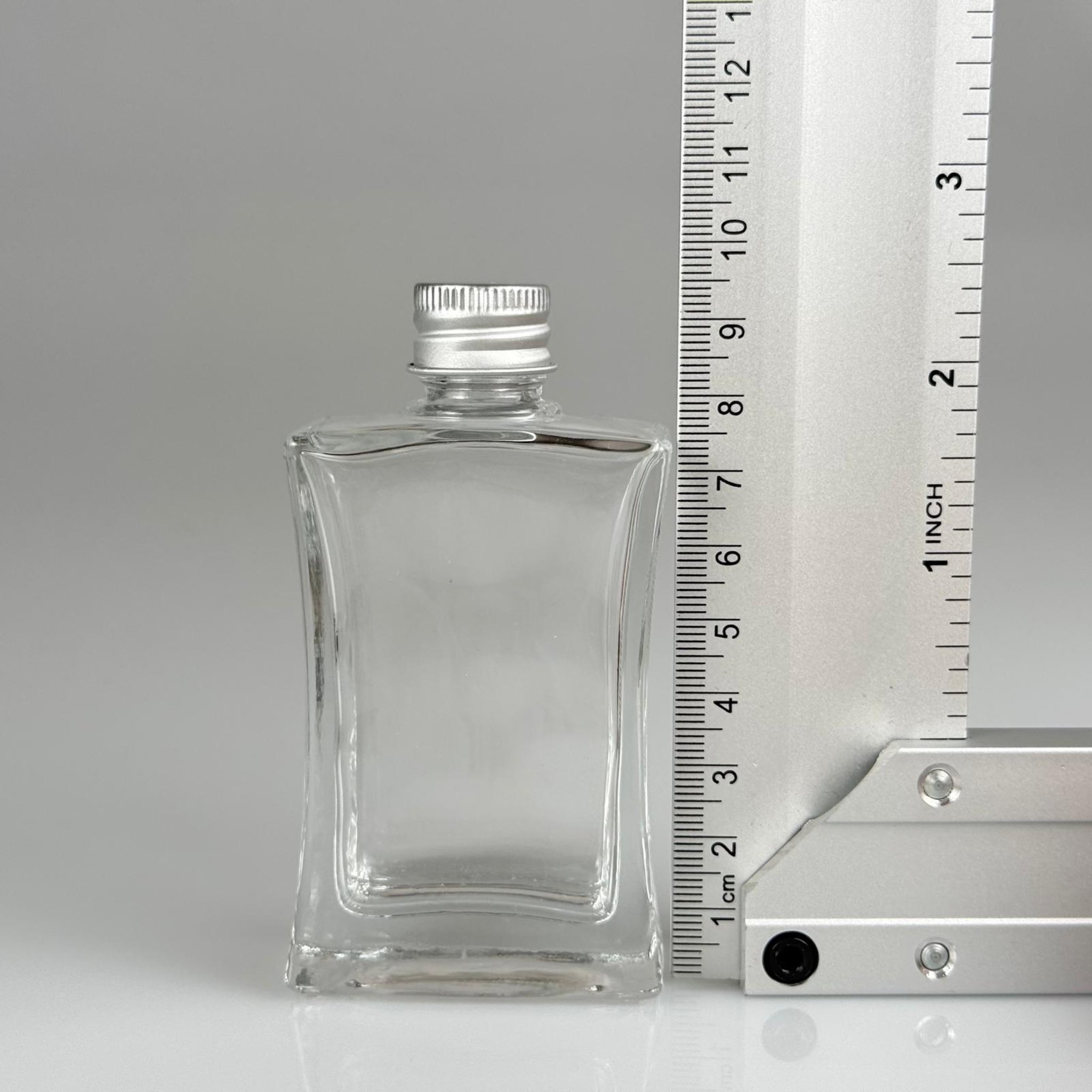 50 CC ŞEFFAF CAM DİKDÖRTGEN ŞİŞE + GÜMÜŞ ALÜMİNYUM METAL KAPAKLI TAKIM - 30 ML KAHVERENGİ CAM ŞİŞE - 1. KALİTE İTHAL CAM