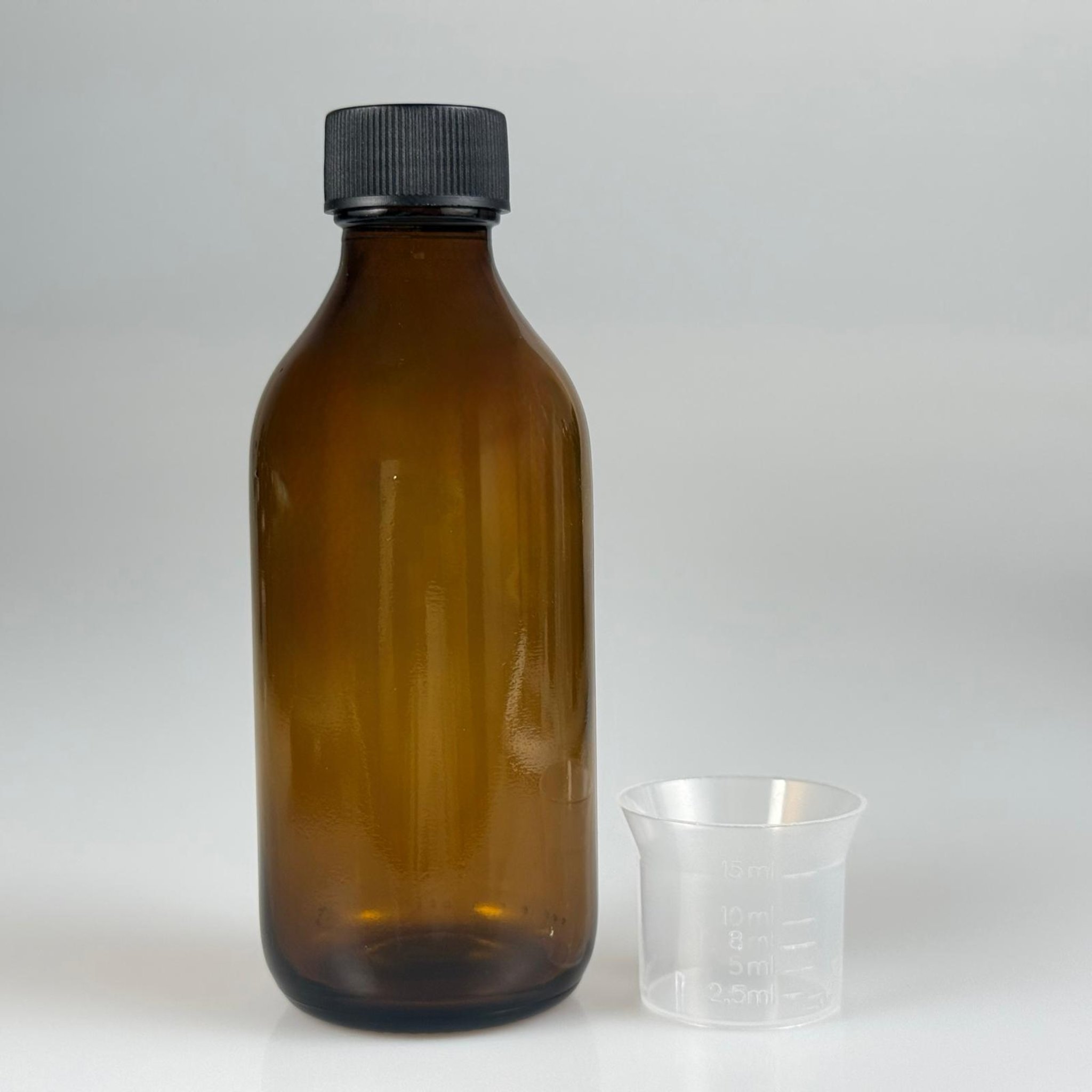 150 CC AMBER CAM ŞİŞE + SİYAH CONTALI KAPAK + 15 ML ÖLÇEK TAKIM  - 150 ML KAHVERENGİ BOŞ ŞURUP ŞİŞESİ  - 150 ML ECZA ŞİŞESİ 25
