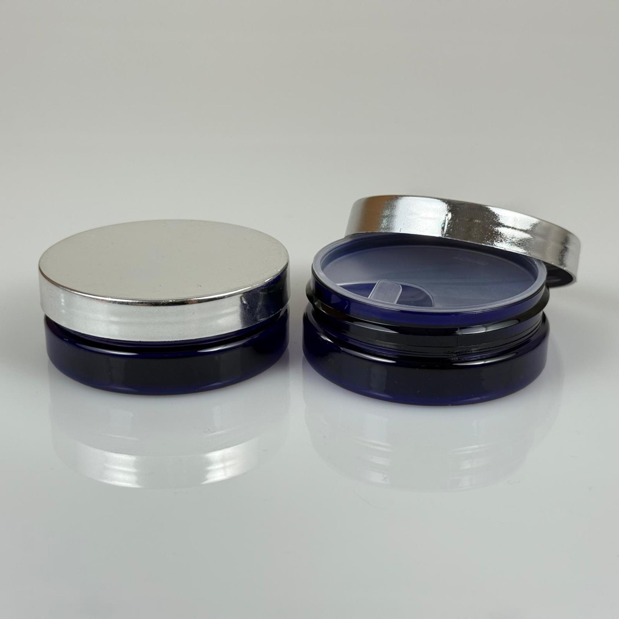 50 ML SERT PET KAVANOZ + GÜMÜŞ KAPLAMALI PLASTİK KAPAK + İÇ TIPA - 50 CC KALIN MAVİ PLASTİK KAVANOZ GÜMÜŞ KAPLAMALI PLASTİK KAPAKLI İÇ TIPALI TAKIM - KREM KAVANOZLARI
