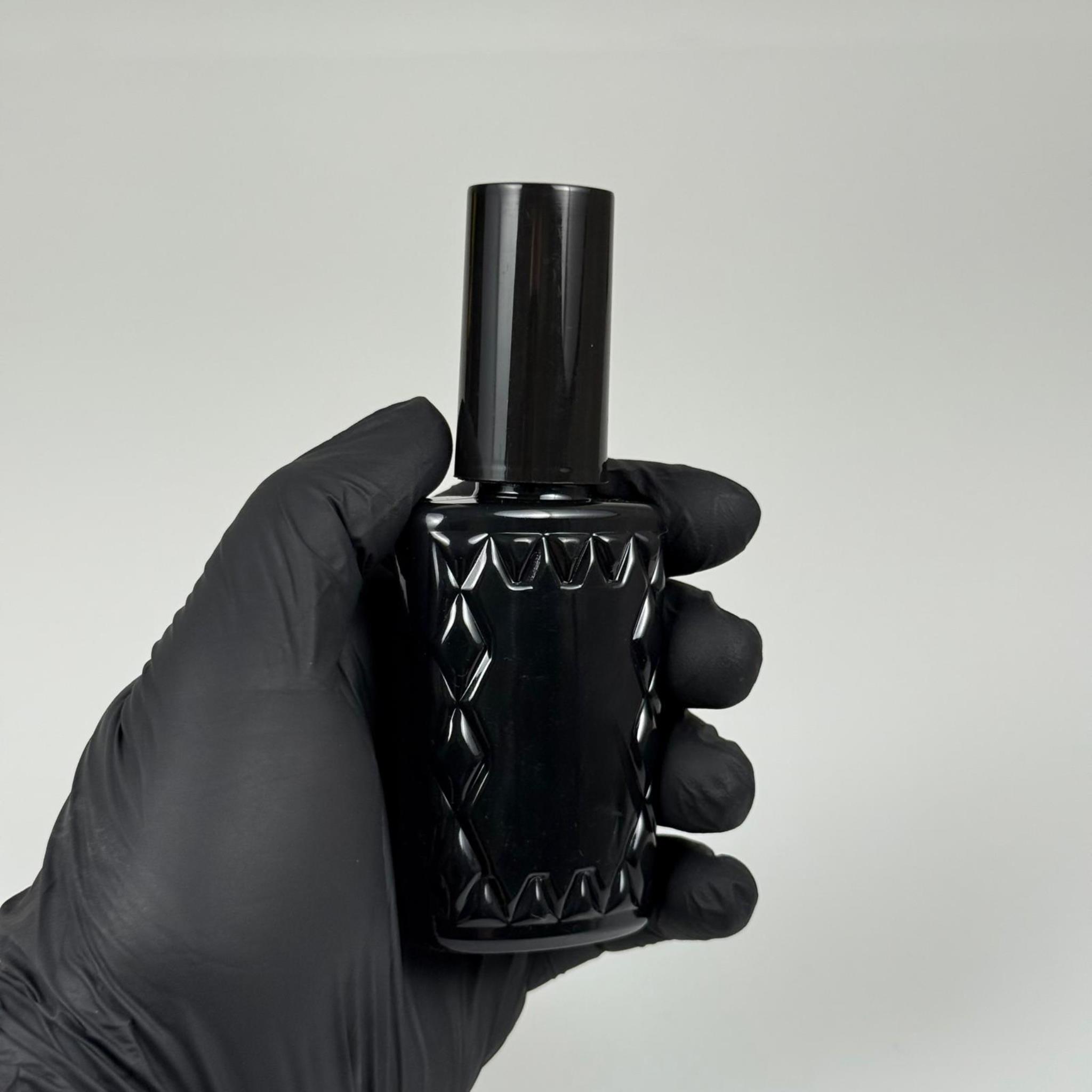 50 CC SİYAH PET KÖŞELİ PARFÜM ŞİŞESİ - BEYAZ SPREYLİ - SİYAH KORUMA KAPAKLI - 50 ML PLASTİK PARFÜM - KOLONYA ŞİŞESİ