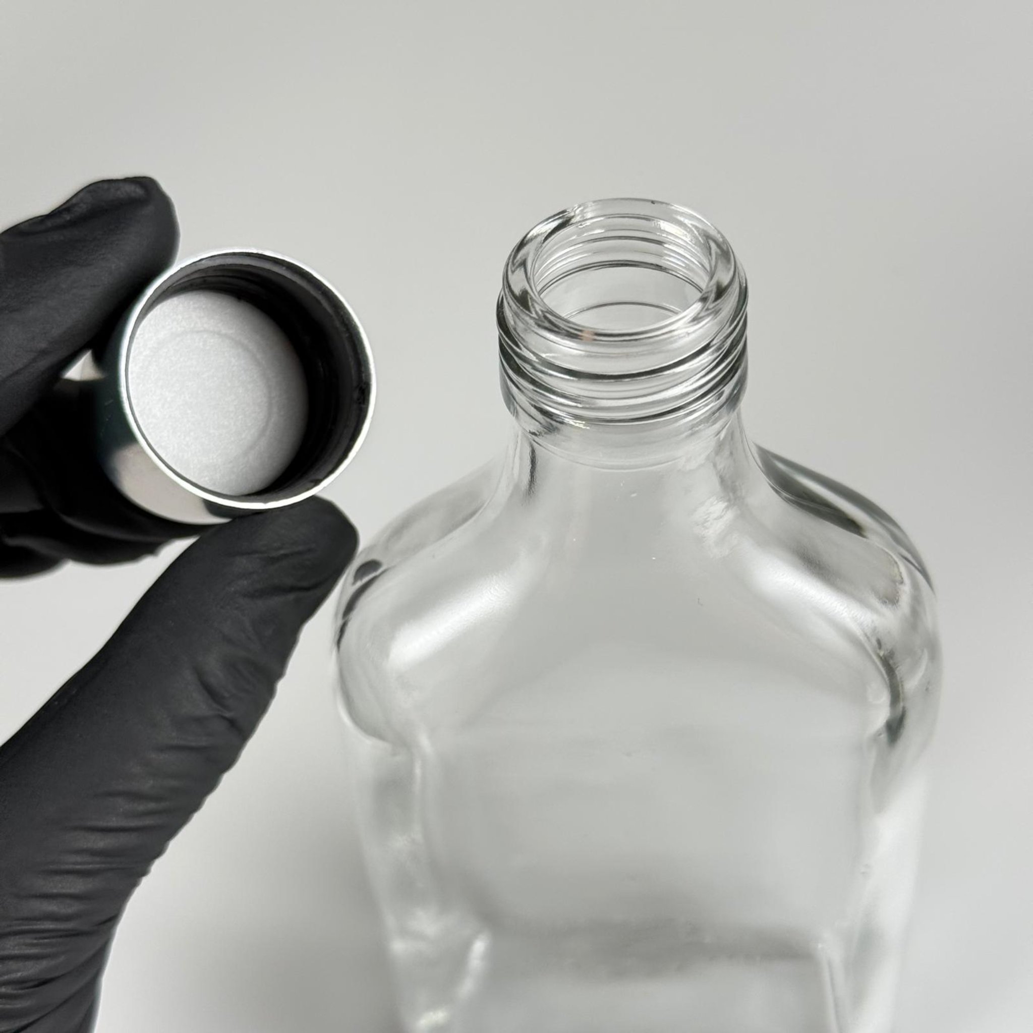 200 CC YASSI CAM COLD BREW ŞİŞE - SOĞUK KAHVE ŞİŞESİ -  ALÜMİNYUM KAPLAMALI GÜMÜŞ KAPAKLI TAKIM - 200 ML CAM ŞİŞE