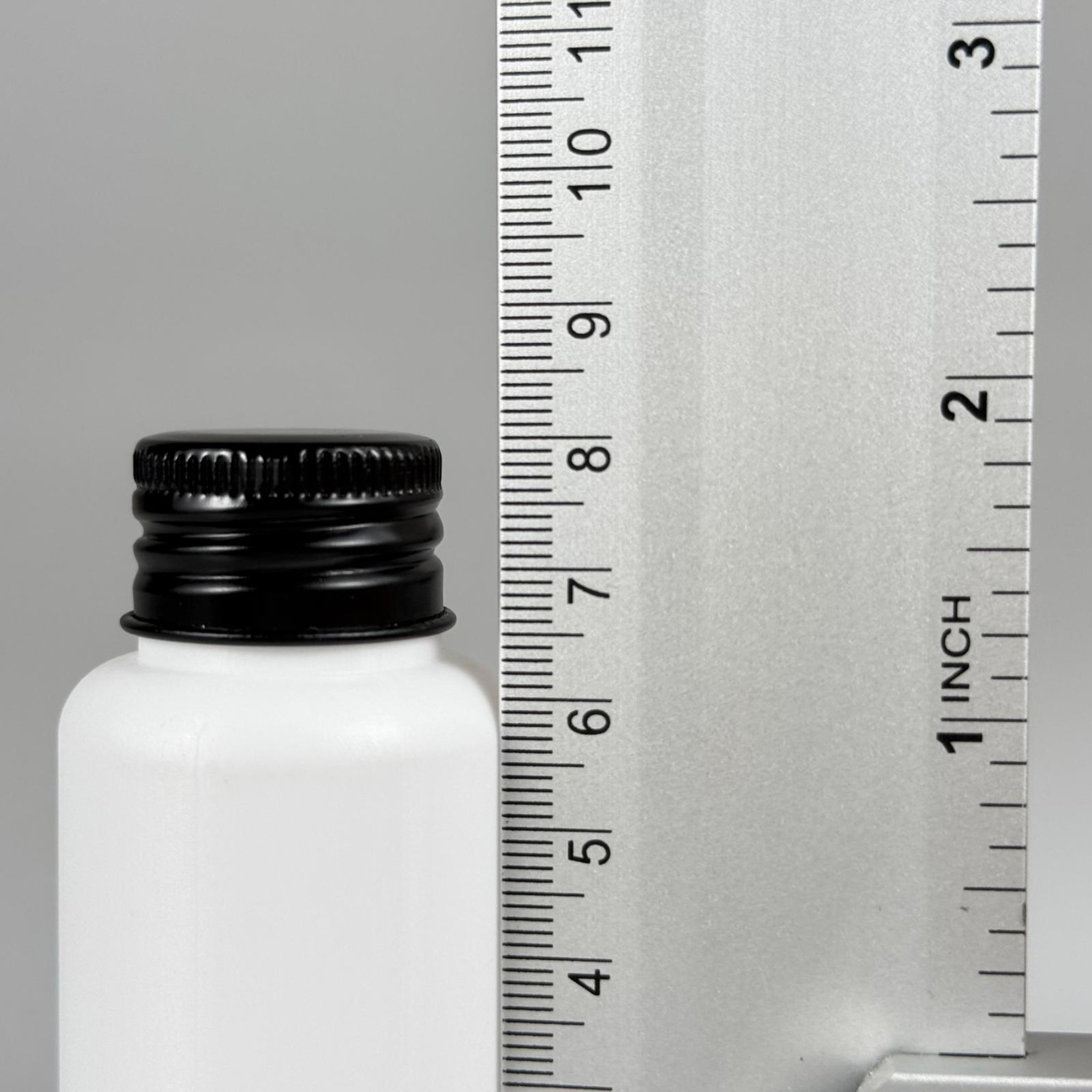 50 CC BEYAZ POLİETİLEN PLASTİK ASETON ŞİŞESİ ( 24 AĞIZ ) + KÖPÜK CONTALI SİYAH METAL ALÜMİNYUM KAPAK TAKIM - 50 ML BEYAZ PLASTİK ASETON ŞİŞELERİ