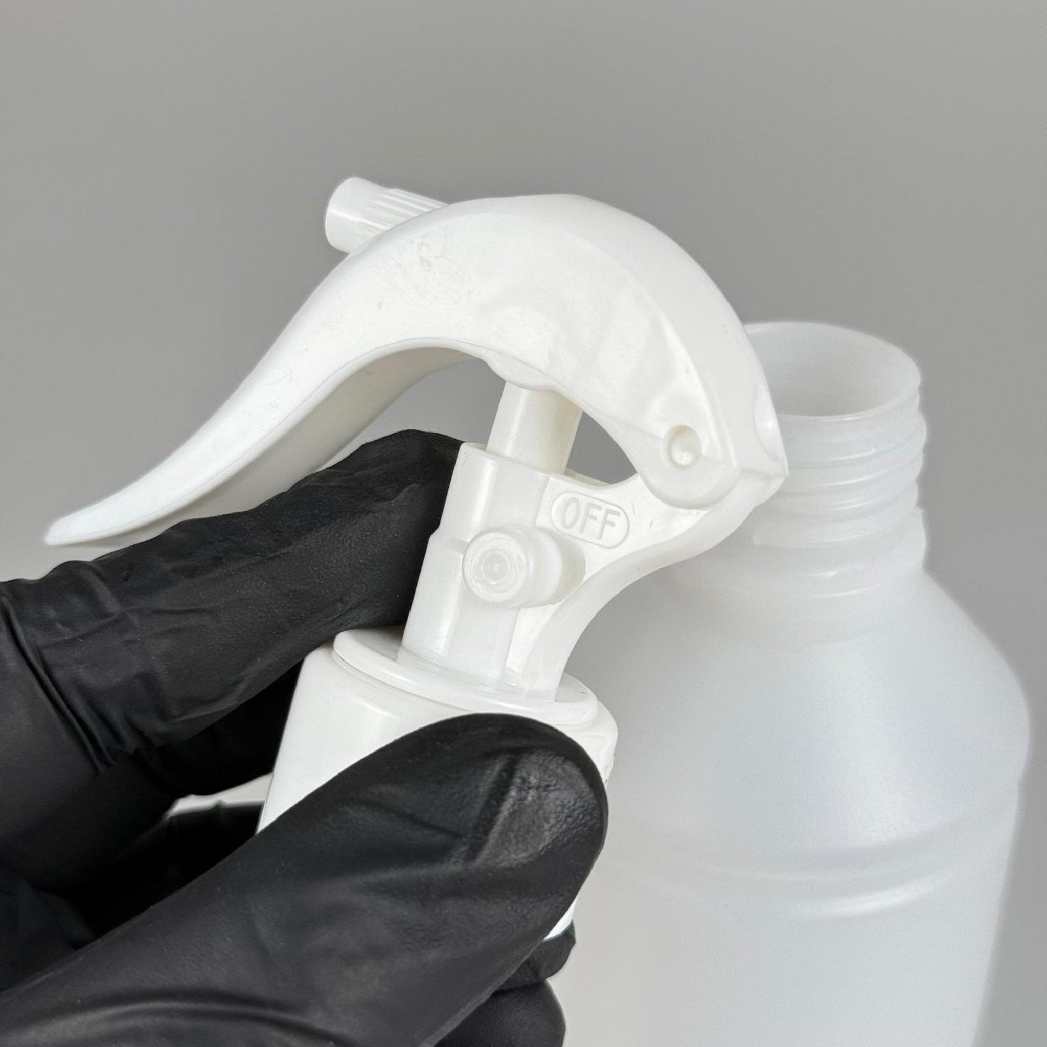 250 CC TİNER ŞİŞESİ - BEYAZ TRİGER TETİK SPREYLİ (DUMAN PÜSKÜRTÜR) - 250 ML KİMYASALA DAYANIKLI PLASTİK ŞİŞE - 0,25 LT POLİETİLEN ŞİŞE