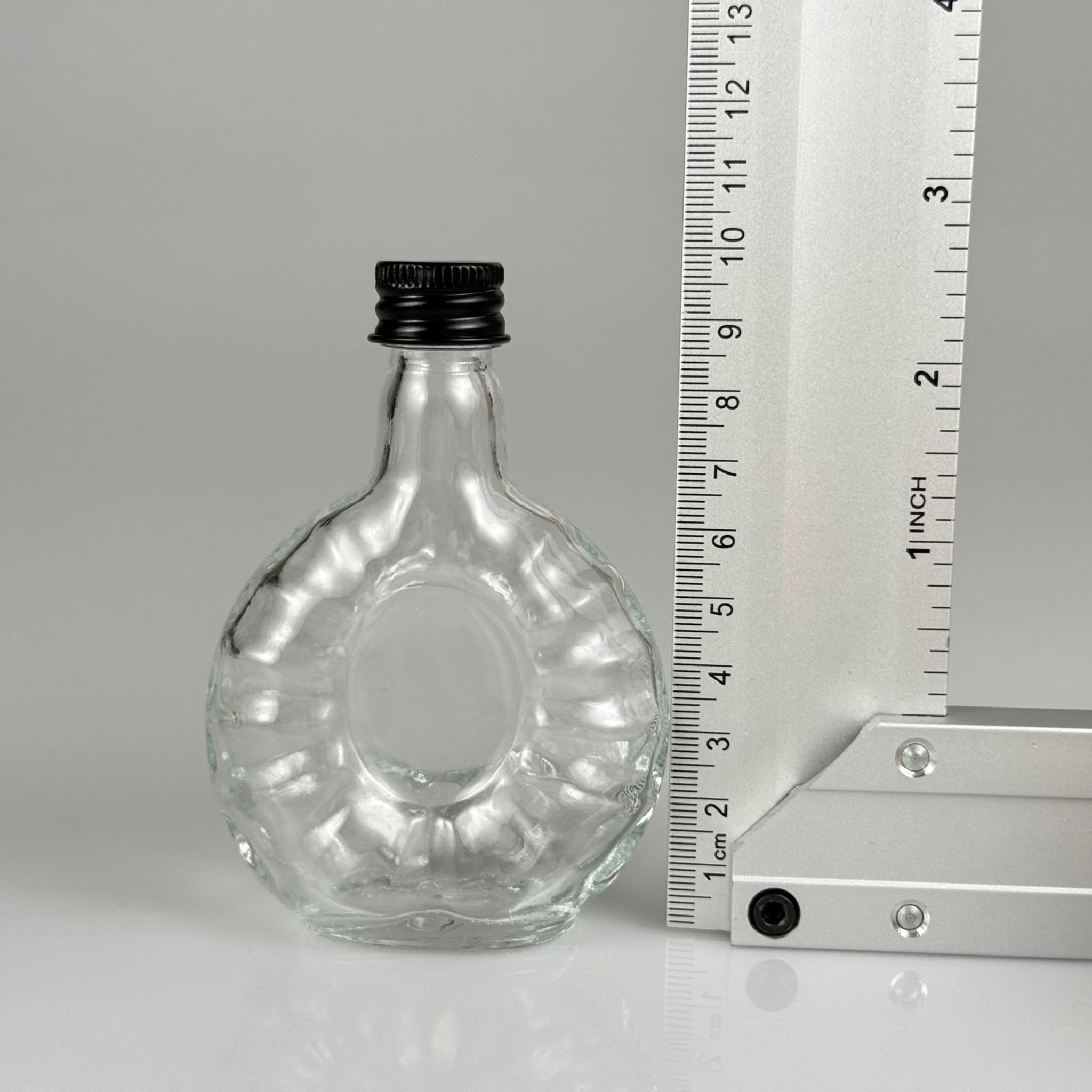 50 CC BOĞAZLI YASSI CAM ŞİŞE + SİYAH ALÜMİNYUM METAL KAPAKLI TAKIM - 50 ML PRESTİJLİ ŞİŞE